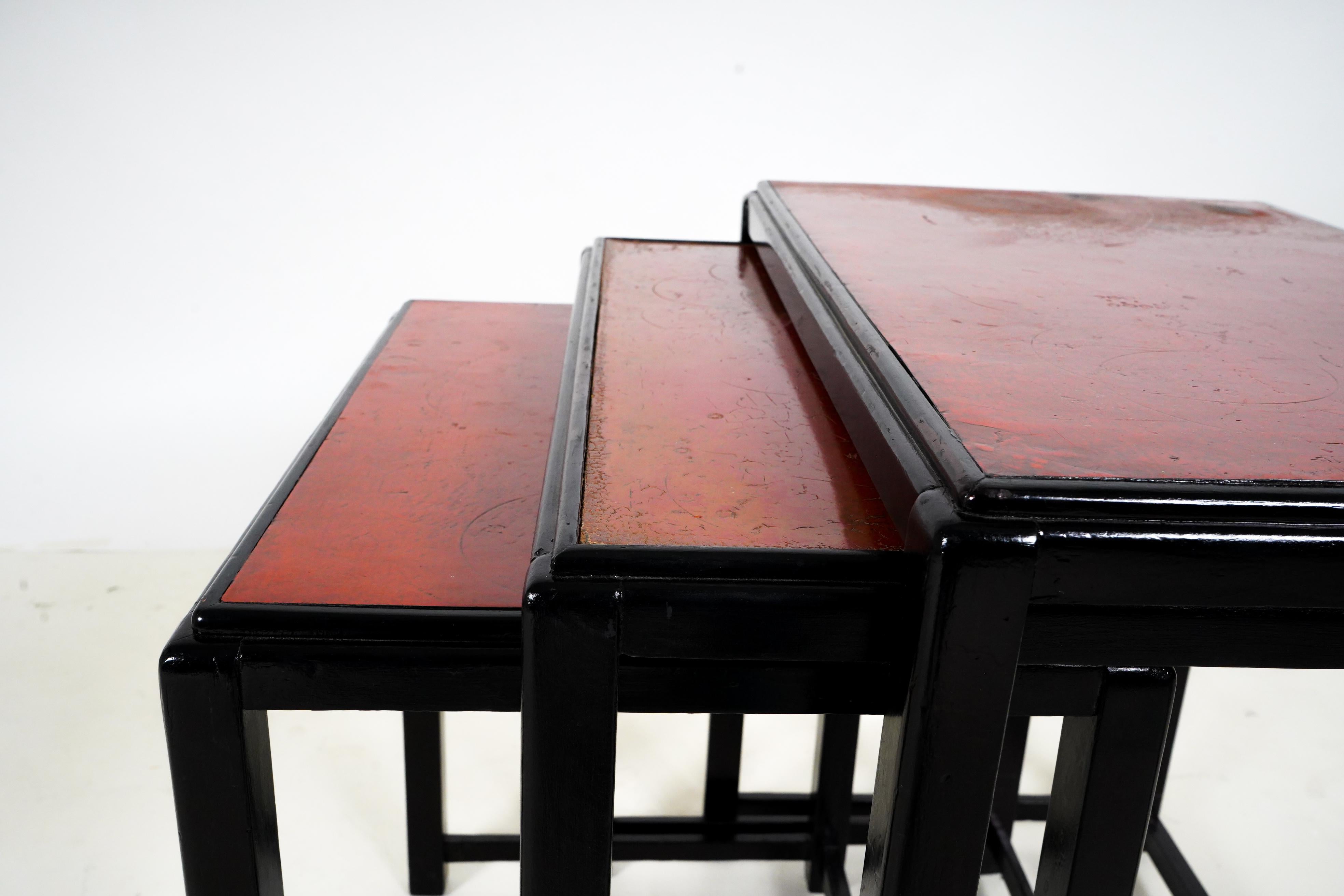 Set of 3 Nesting Side Tables with Red Lacquer Tops For Sale 2
