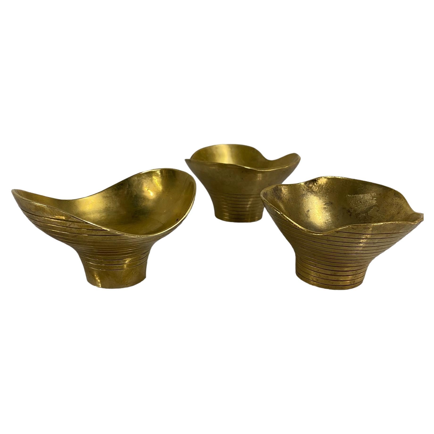 A Set of 3 Paavo & Helena Tynell Brass Bowl no. 4, Taito 1940s For Sale