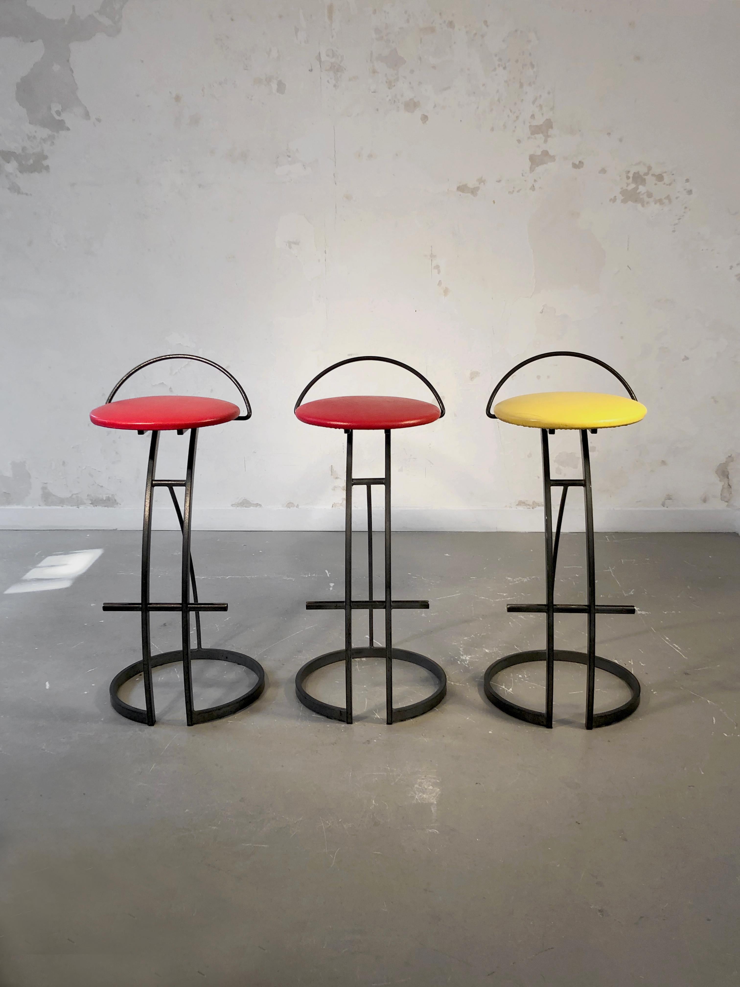 A Set of 3 POST-MODERN BAR STOOLS, in the style of MEMPHIS, France 1980 For Sale 3