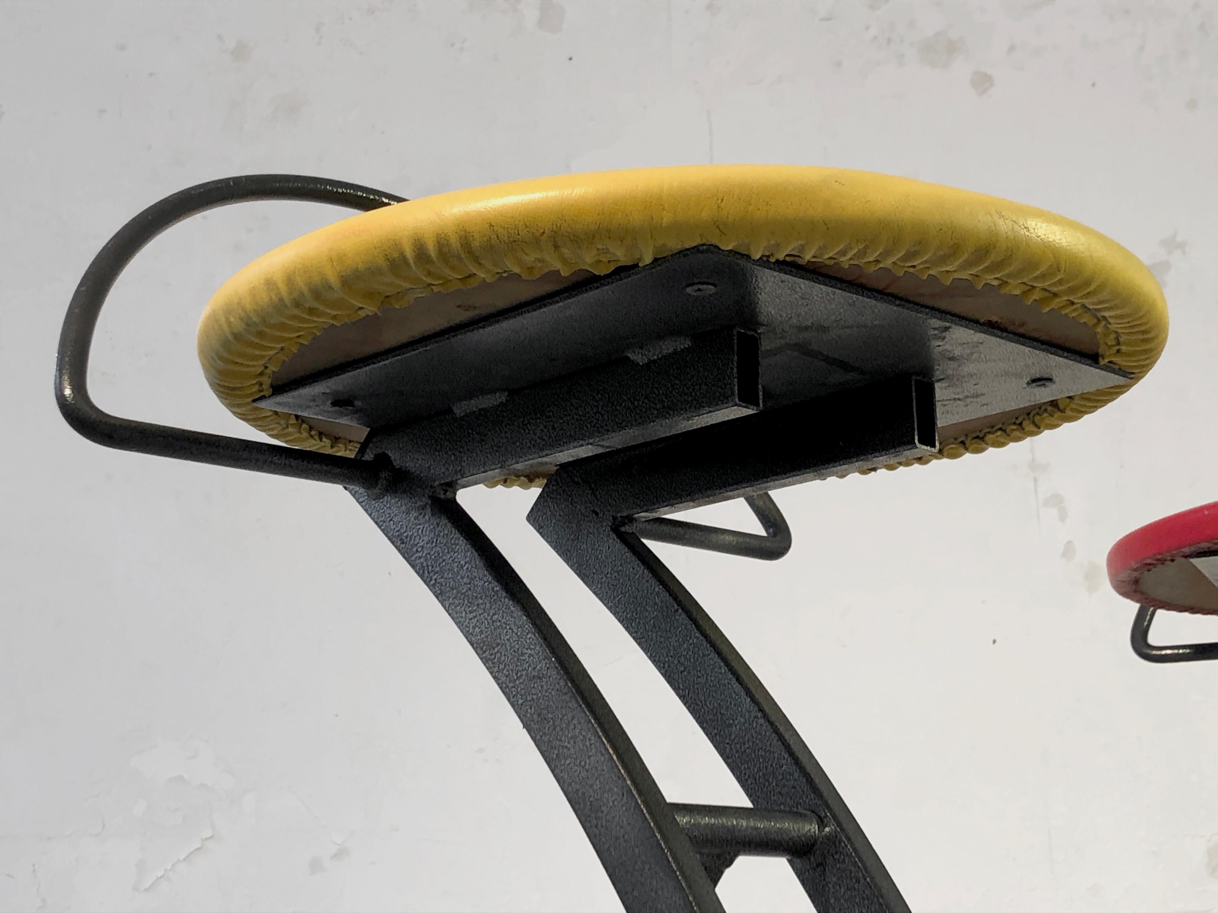 American A Set of 3 POST-MODERN BAR STOOLS, in the style of MEMPHIS, France 1980 For Sale