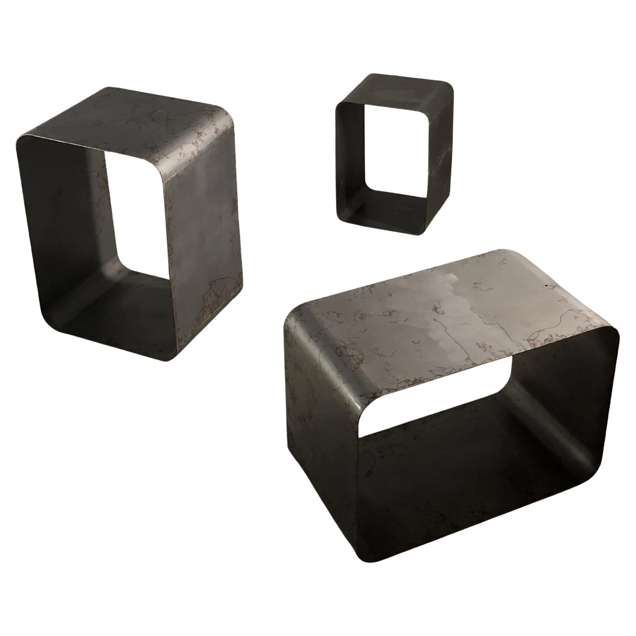 A beautiful set of 3 modular elements of rectangular shapes with rounded sides, which can form 3 side tables or bedside tables or a large low, high or asymmetrical piece of furniture, Post-Modernist, Seventies, Pop, Space-Age, in very thick folded