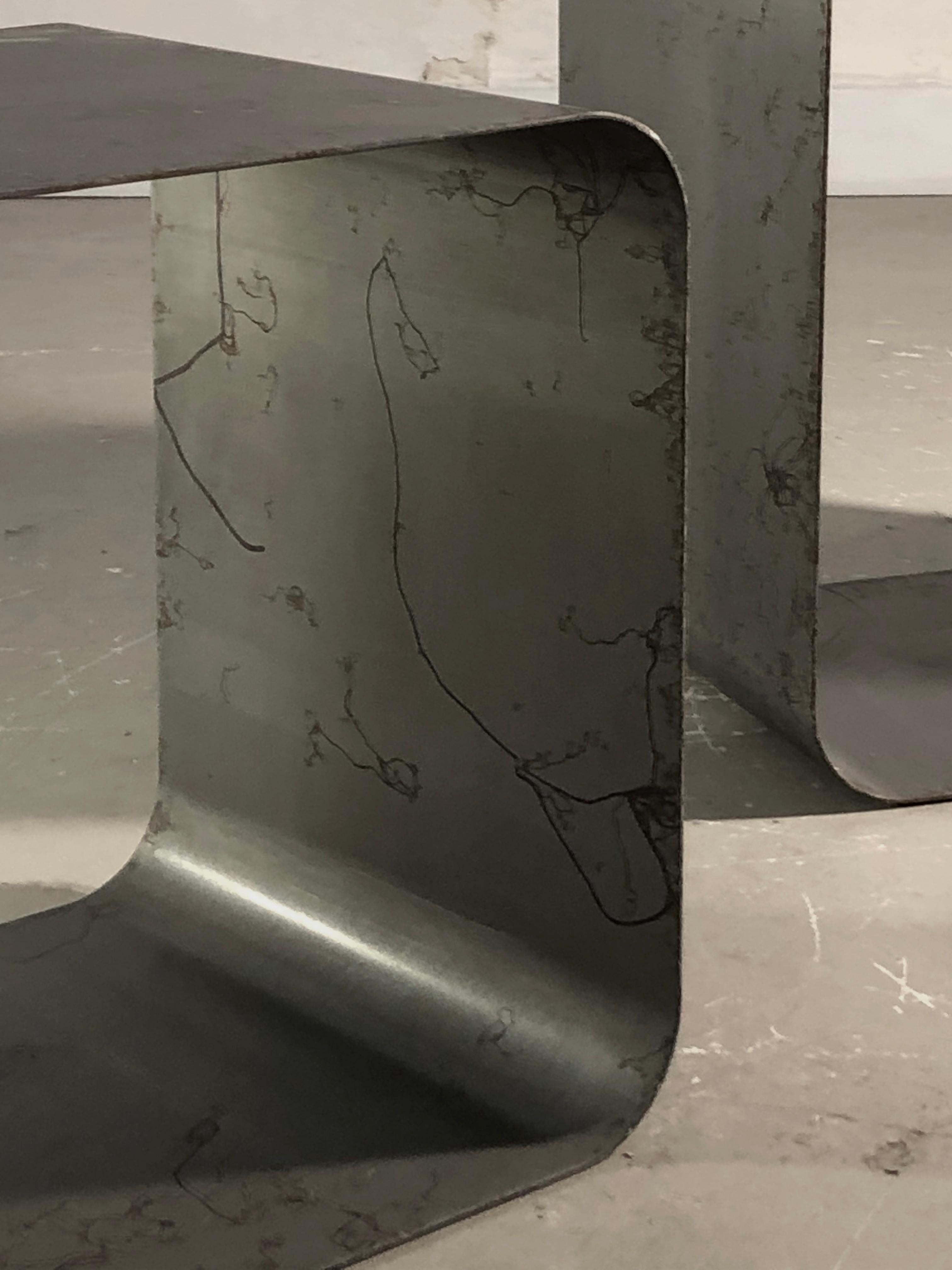 A Set of 3 RADICAL POSTMODERN Side or COFFEE TABLES, by KAPPA, France 1970 In Good Condition For Sale In PARIS, FR