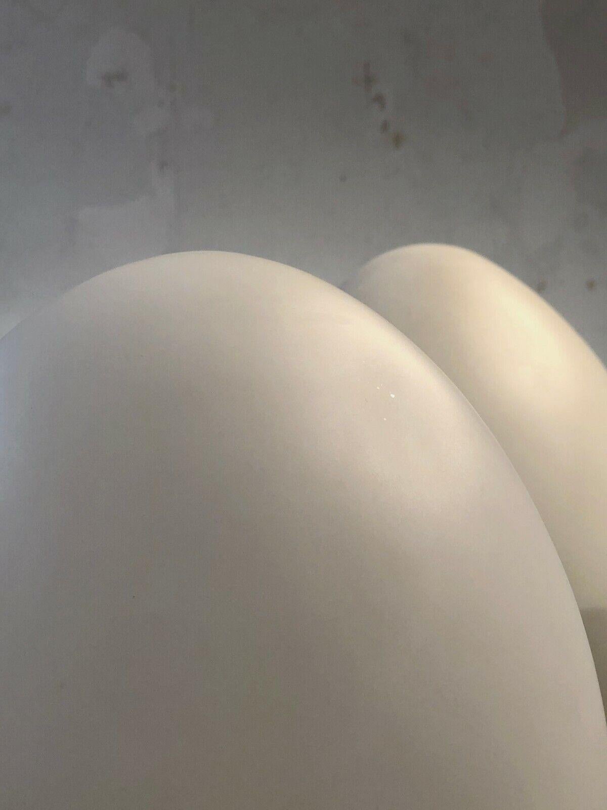 Un ensemble de 3 LAMPS EGG post-modernes SPACE-AGE, par VIANNE, France 1970 en vente 3