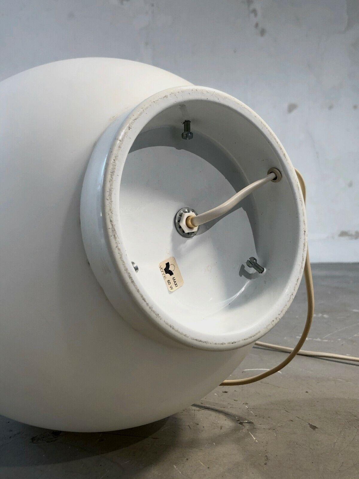 Un ensemble de 3 LAMPS EGG post-modernes SPACE-AGE, par VIANNE, France 1970 en vente 4
