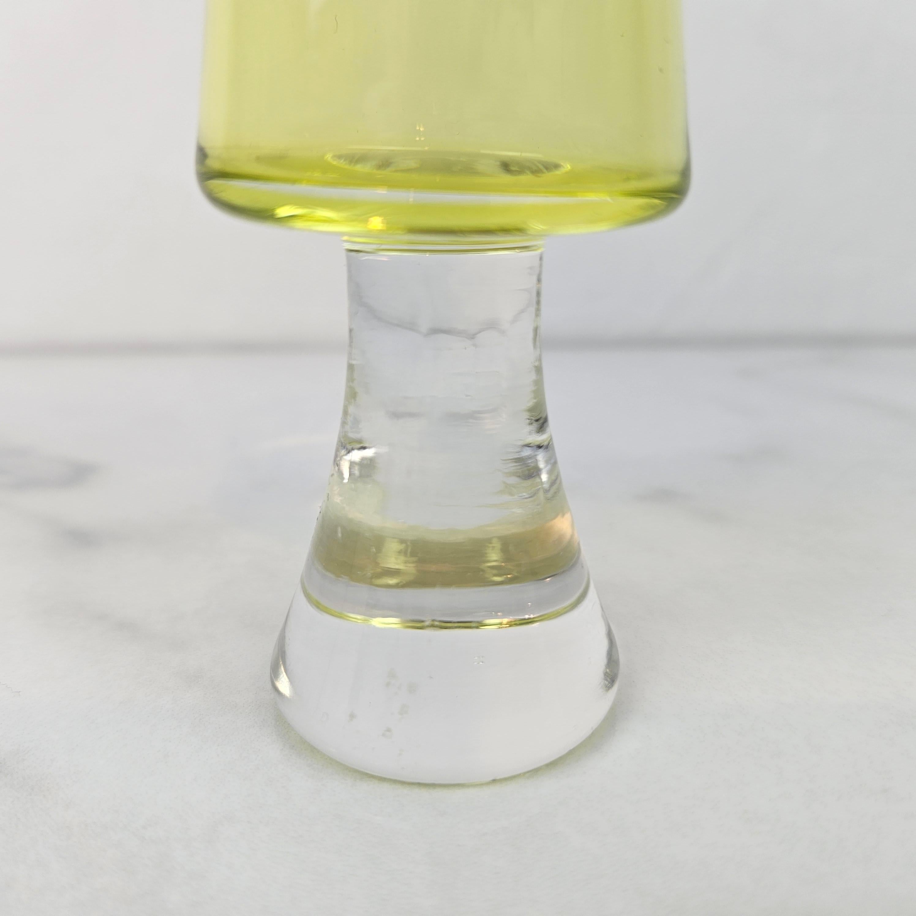 Ein Satz von 3 auffälligen böhmischen Art Deco Likörgläsern, Tschechoslowakei 1930er Jahre (Handgefertigt) im Angebot