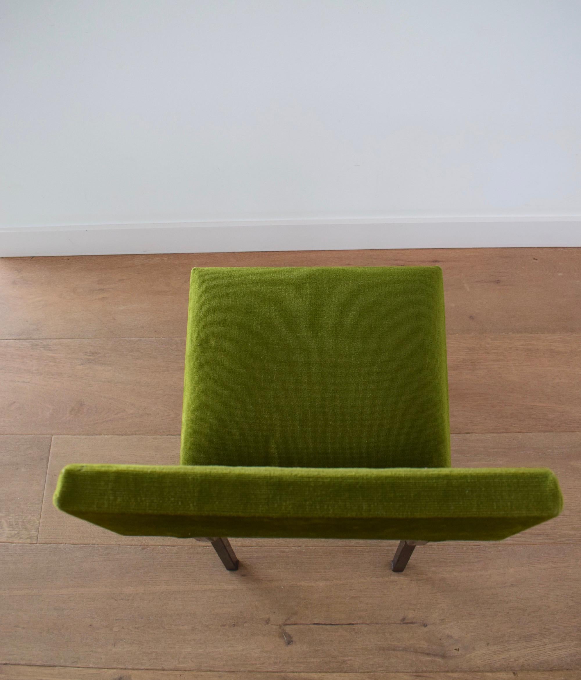 Set of 4 1960s Dining Chairs in Green Velvet with Black Metal Frames 8