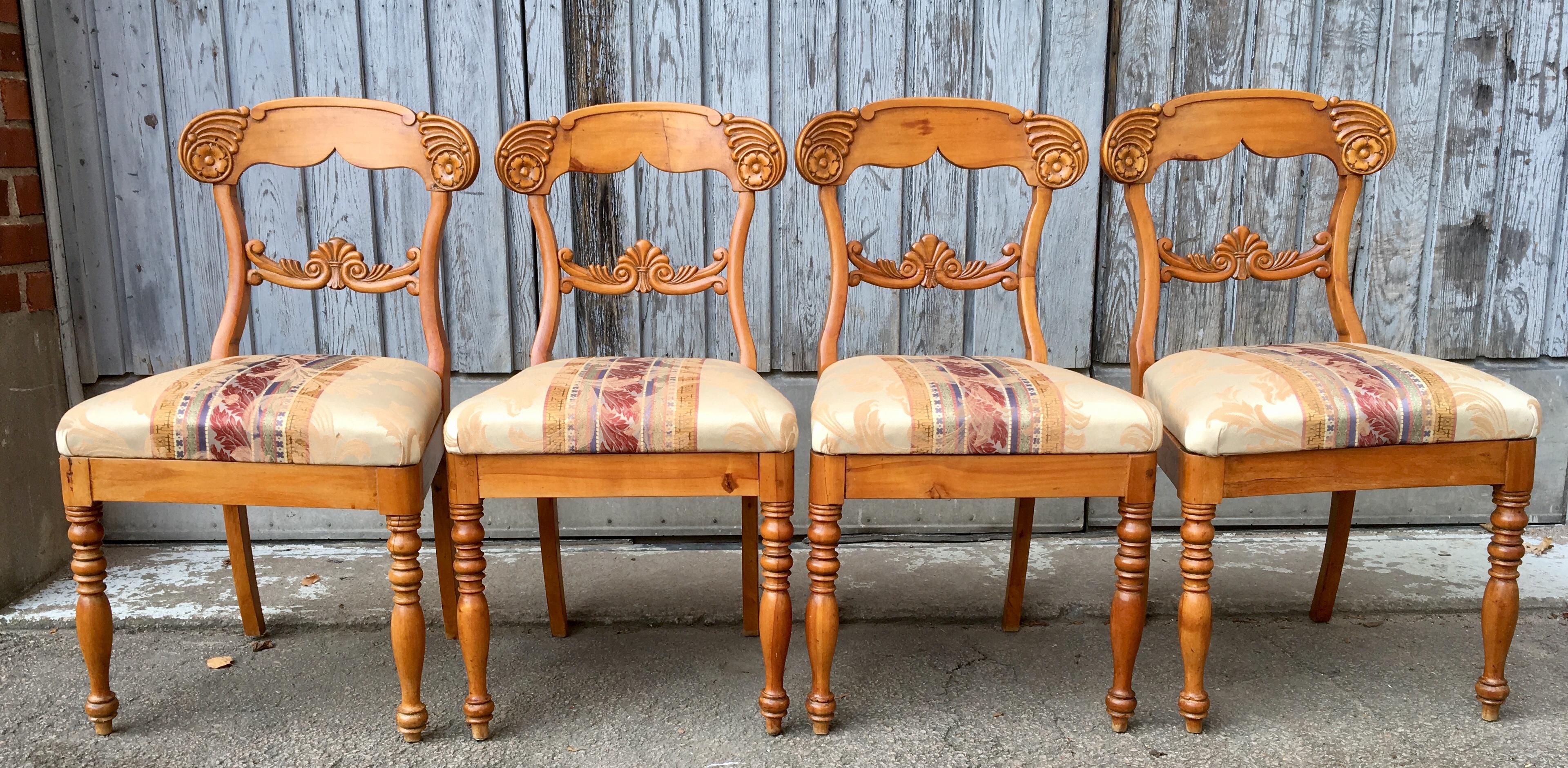 Ensemble de quatre chaises de salle à manger Biedermeier du 19ème siècle, Suède en vente 4