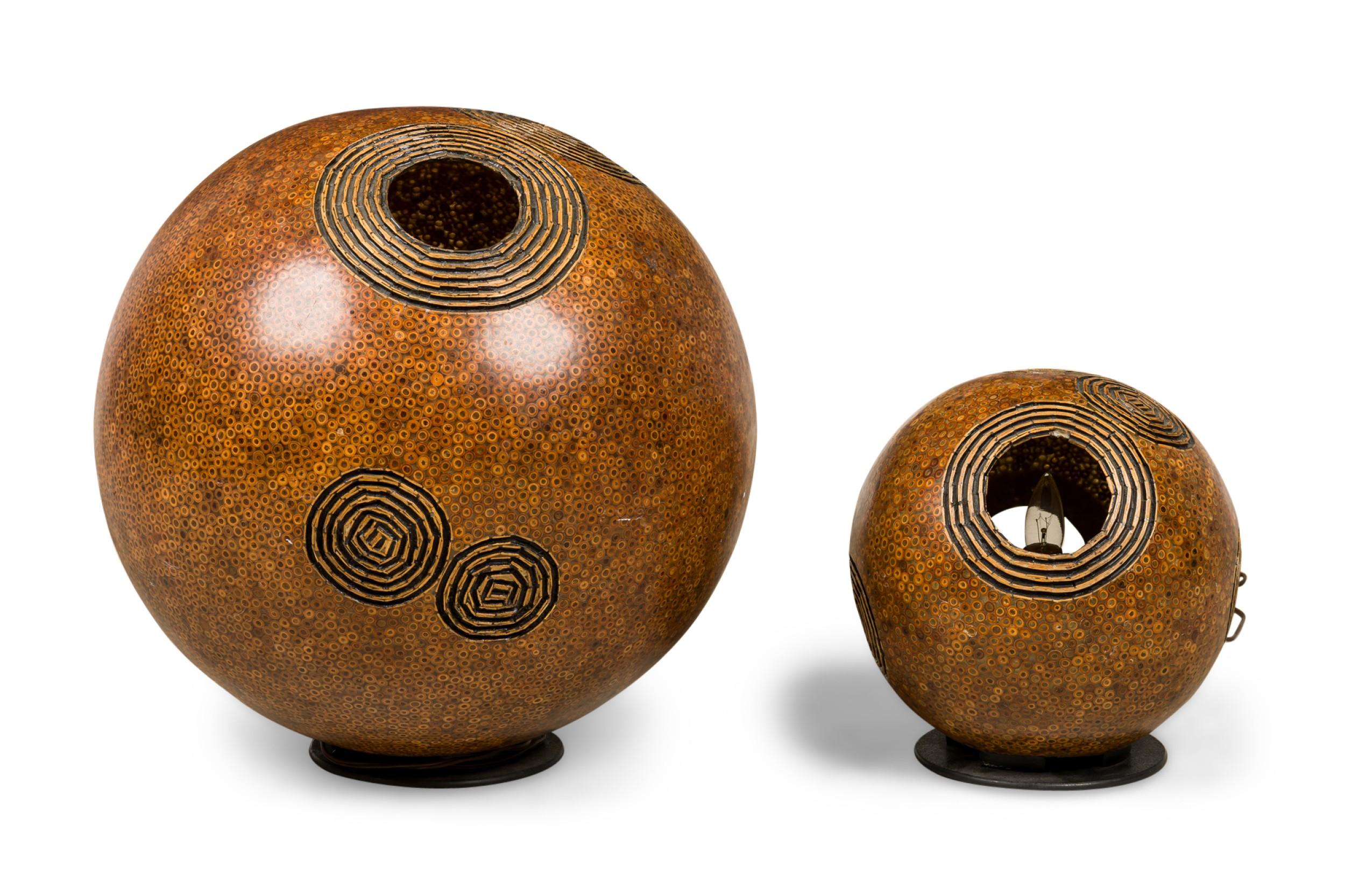 Moderne Ensemble de 4 lampes sphères en composite de bambou et de résine, de style The Moderns Modernity en vente
