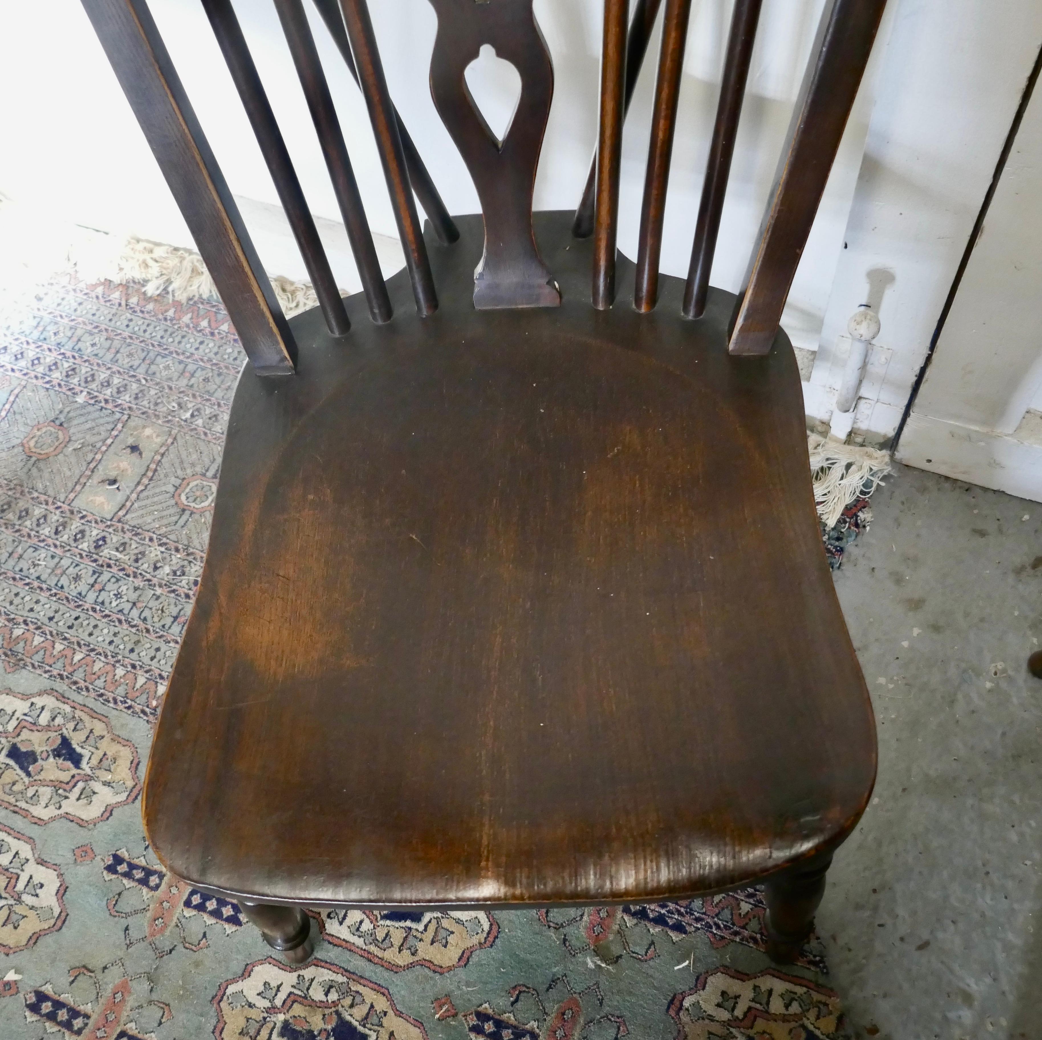 19th Century Set of 4 Beech & Elm Wheel Back Windsor Kitchen Dining Chairs