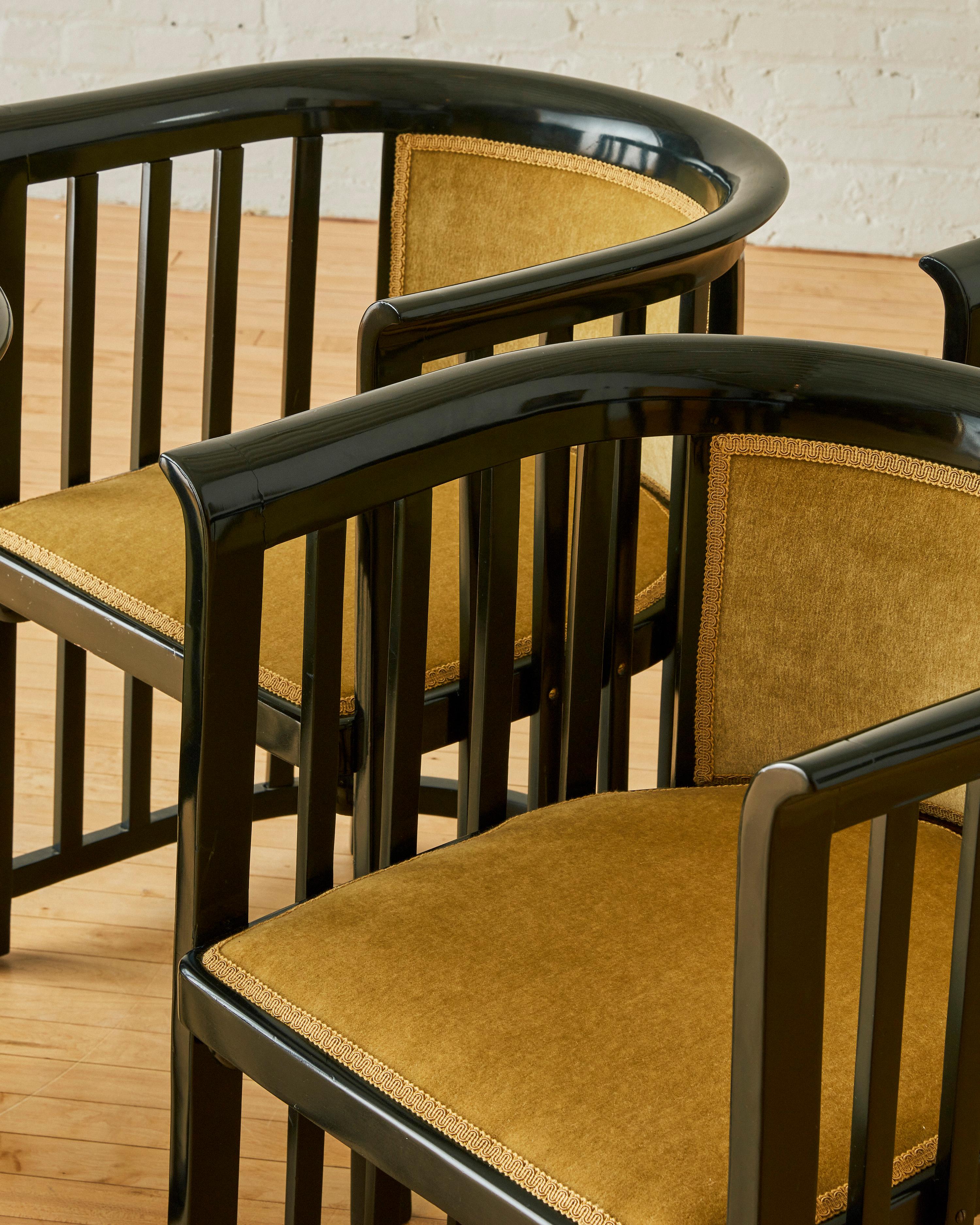 A Set of 4 Bentwood Barrel Chairs by Josef Hoffman for J & J Kohn In Excellent Condition In Long Island City, NY