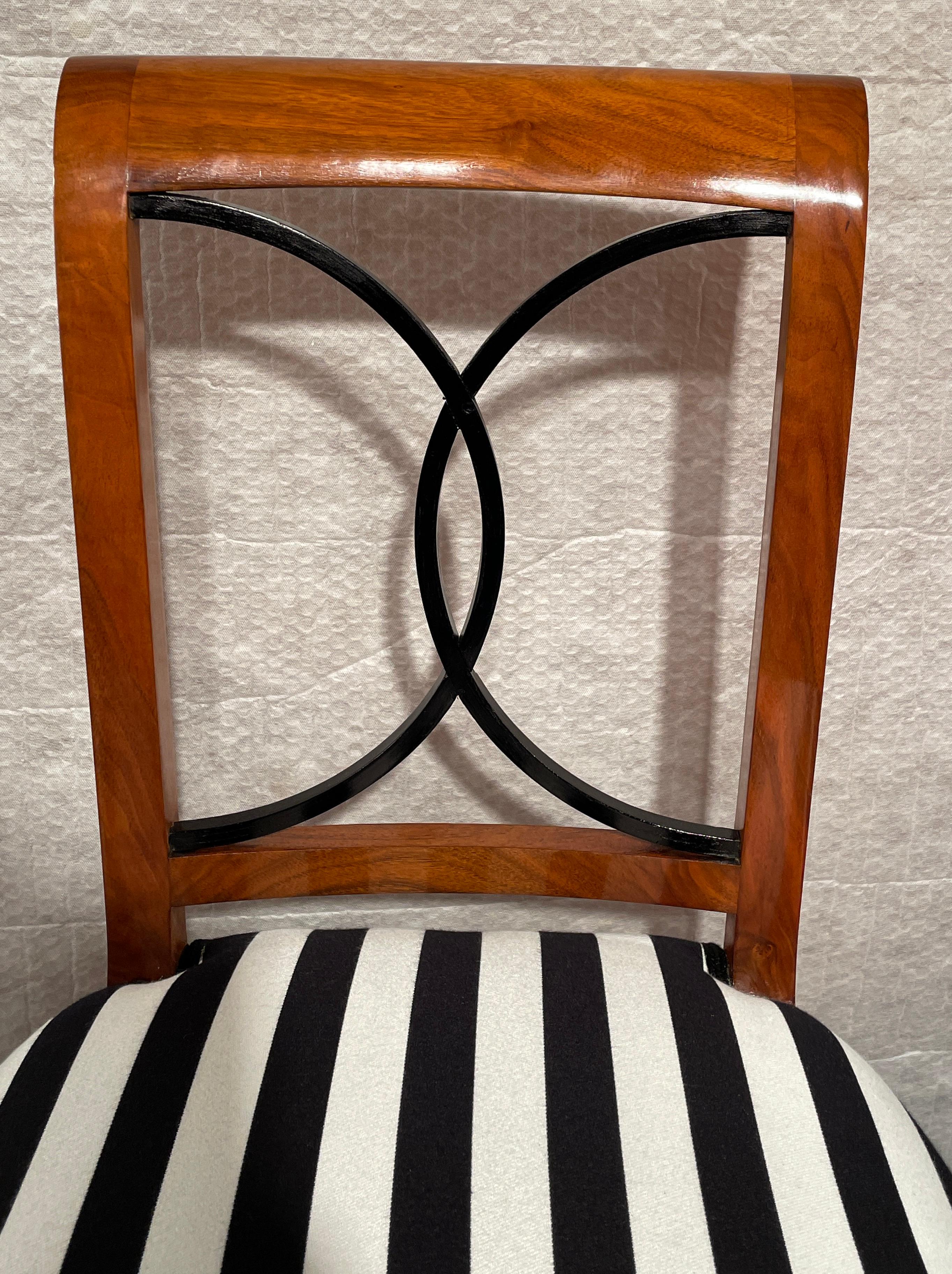 Set of 4 Biedermeier Chairs, South German, 1820 For Sale 2