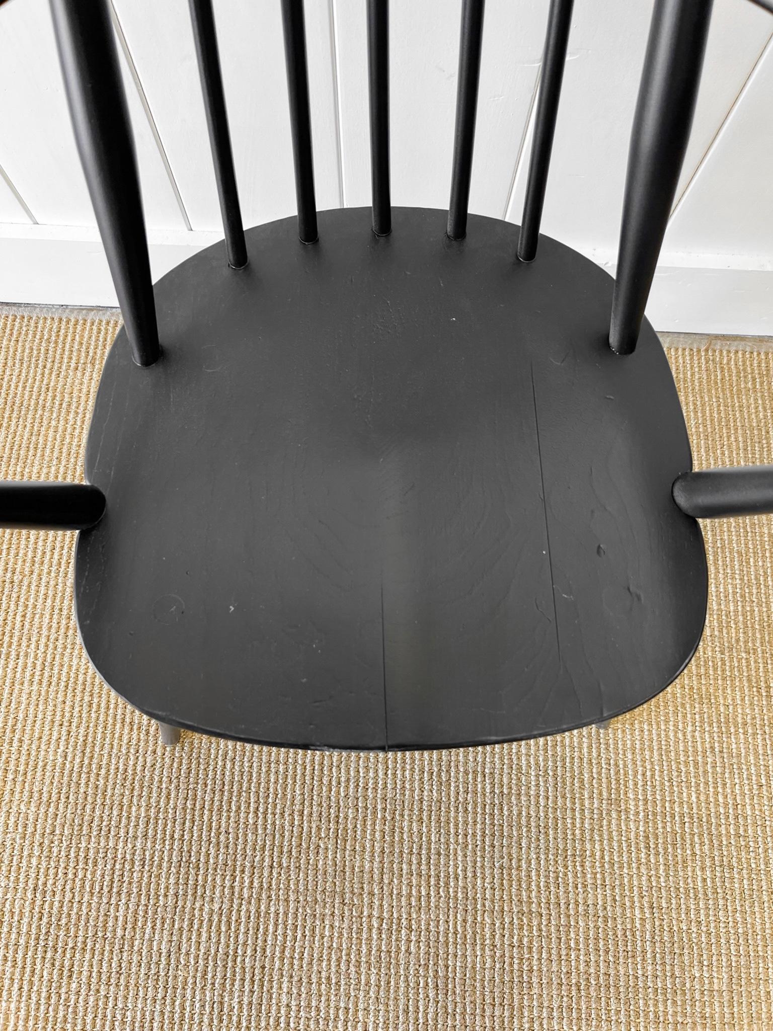 A Set of 4 Black Ercol Chairs For Sale 7