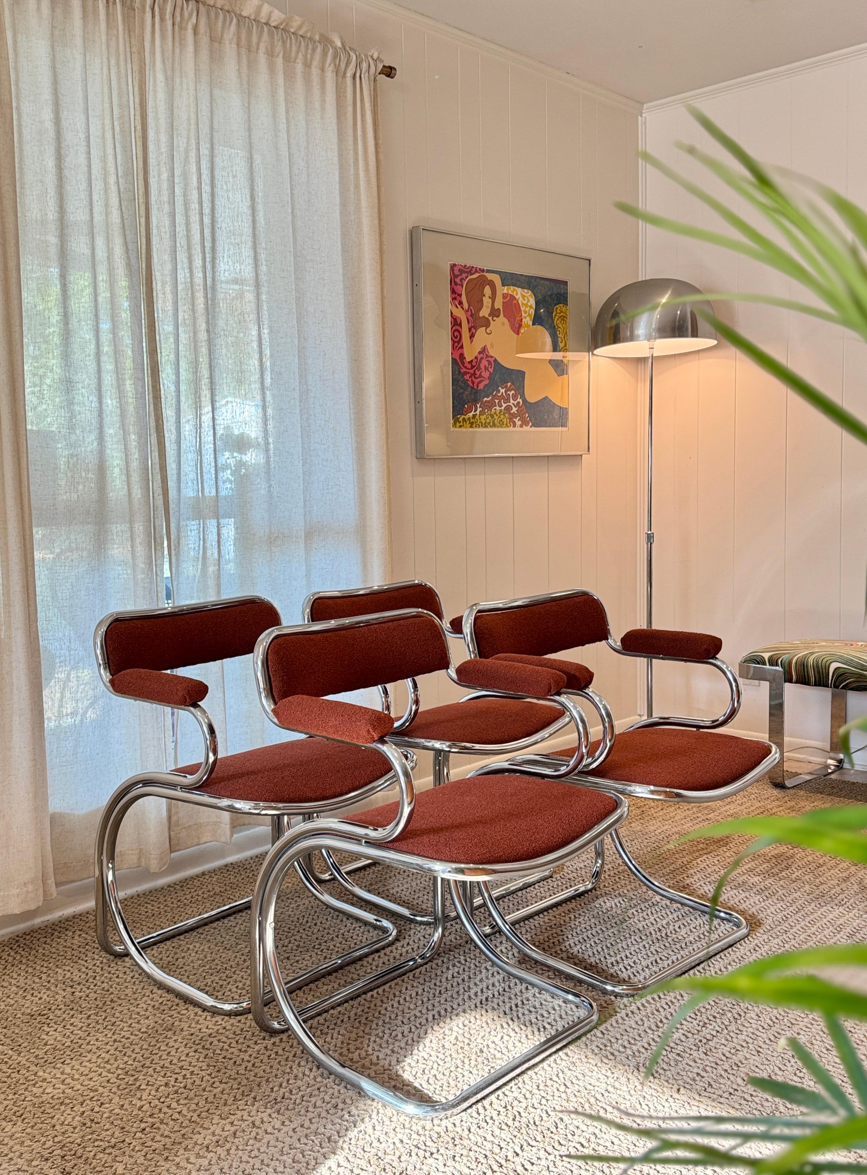 Un ensemble de 4 chaises chromées en porte-à-faux avec un tissu en tweed rouge orange brûlé. en vente 6