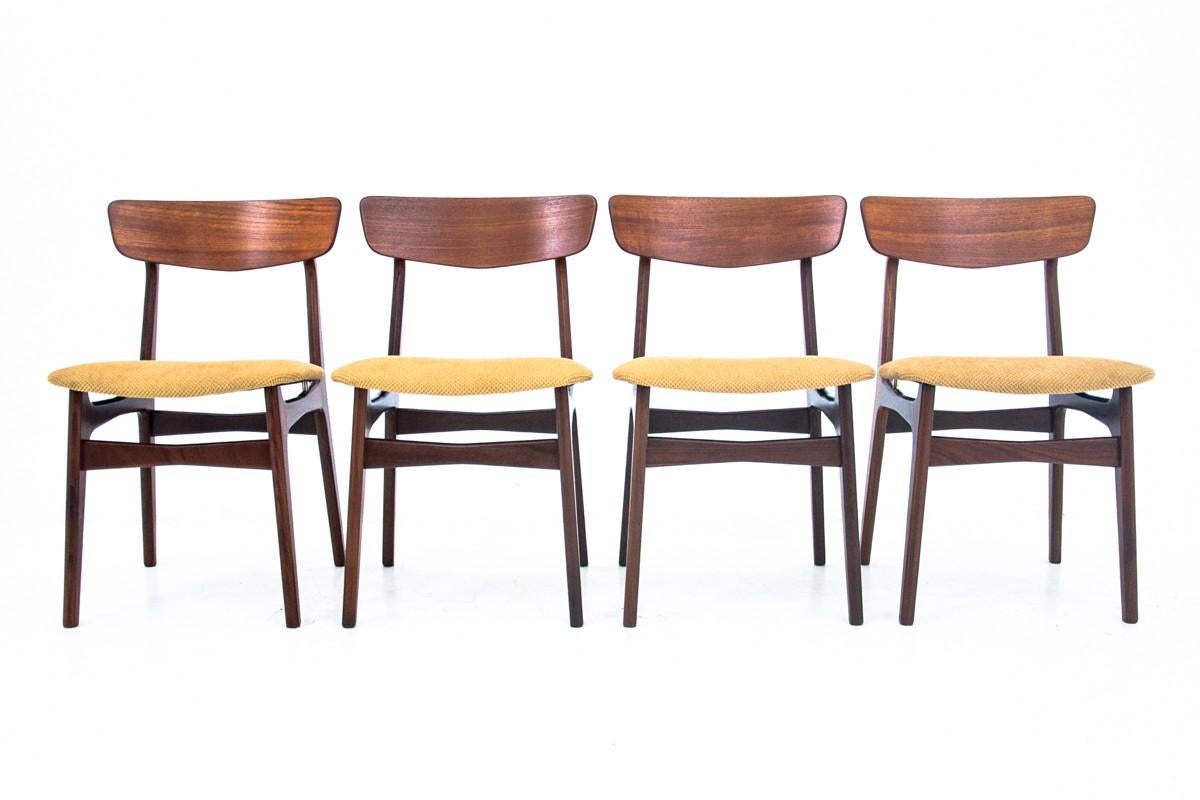 Chairs from the 1960s, Denmark. Chairs in very good condition, after professional renovation, the seats have been upholstered with a new fabric.
Dimensions: height 78 cm / height of the seat. 44 cm / width 46 cm / depth 47 cm.