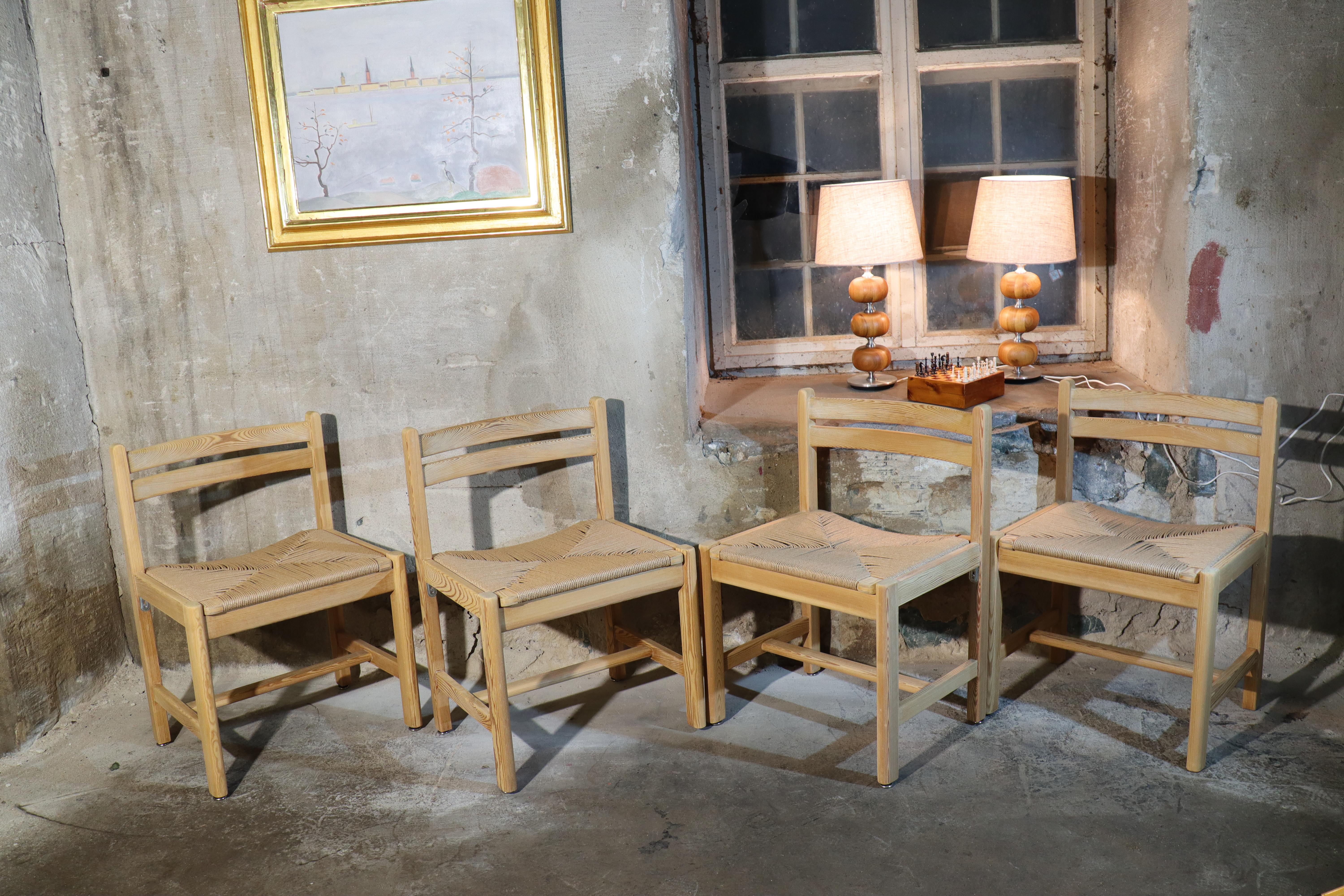 Ensemble de 4 chaises de salle à manger du modèle 