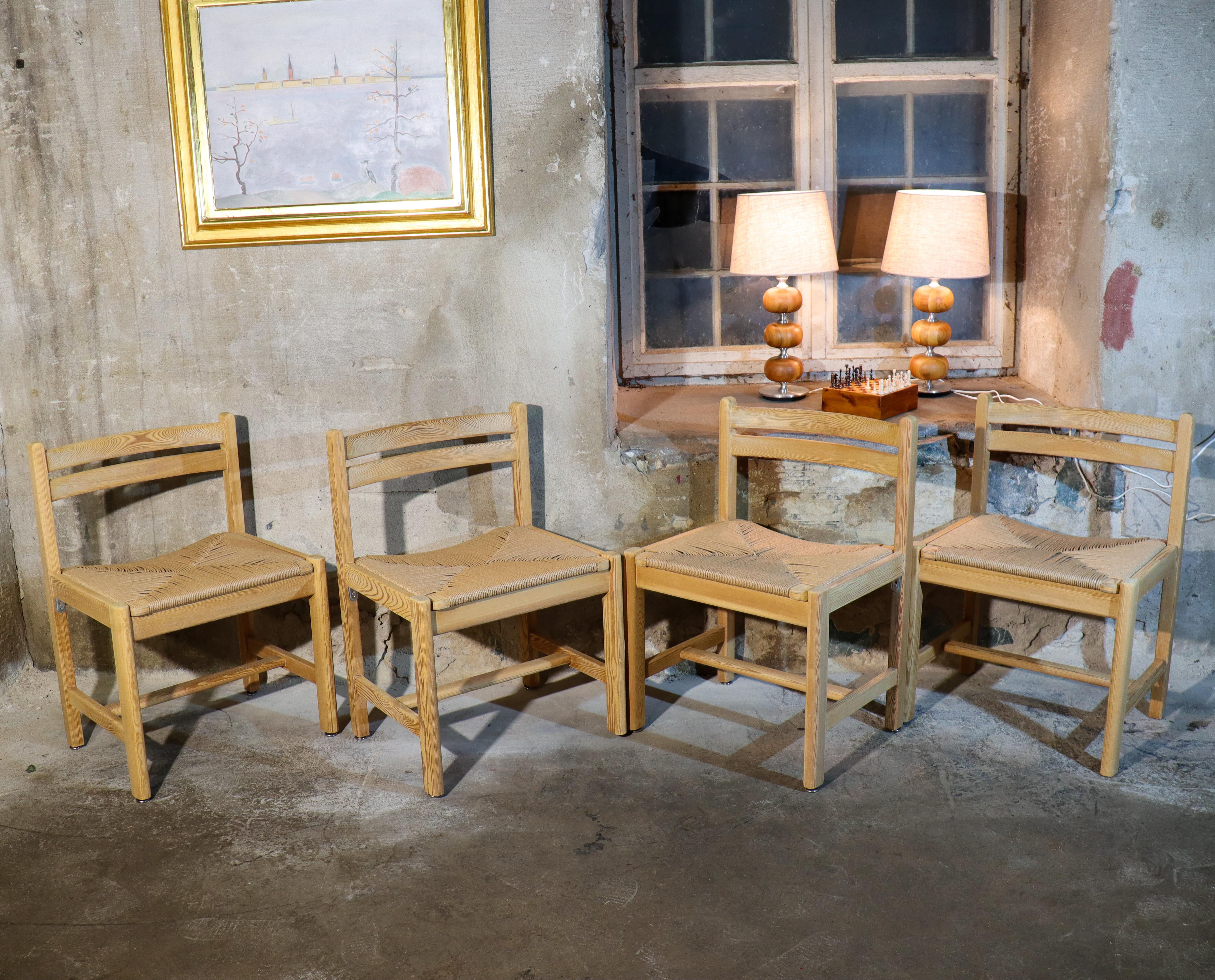 Scandinave moderne Ensemble de 4 chaises de salle à manger danoises en pin - Borgensen 