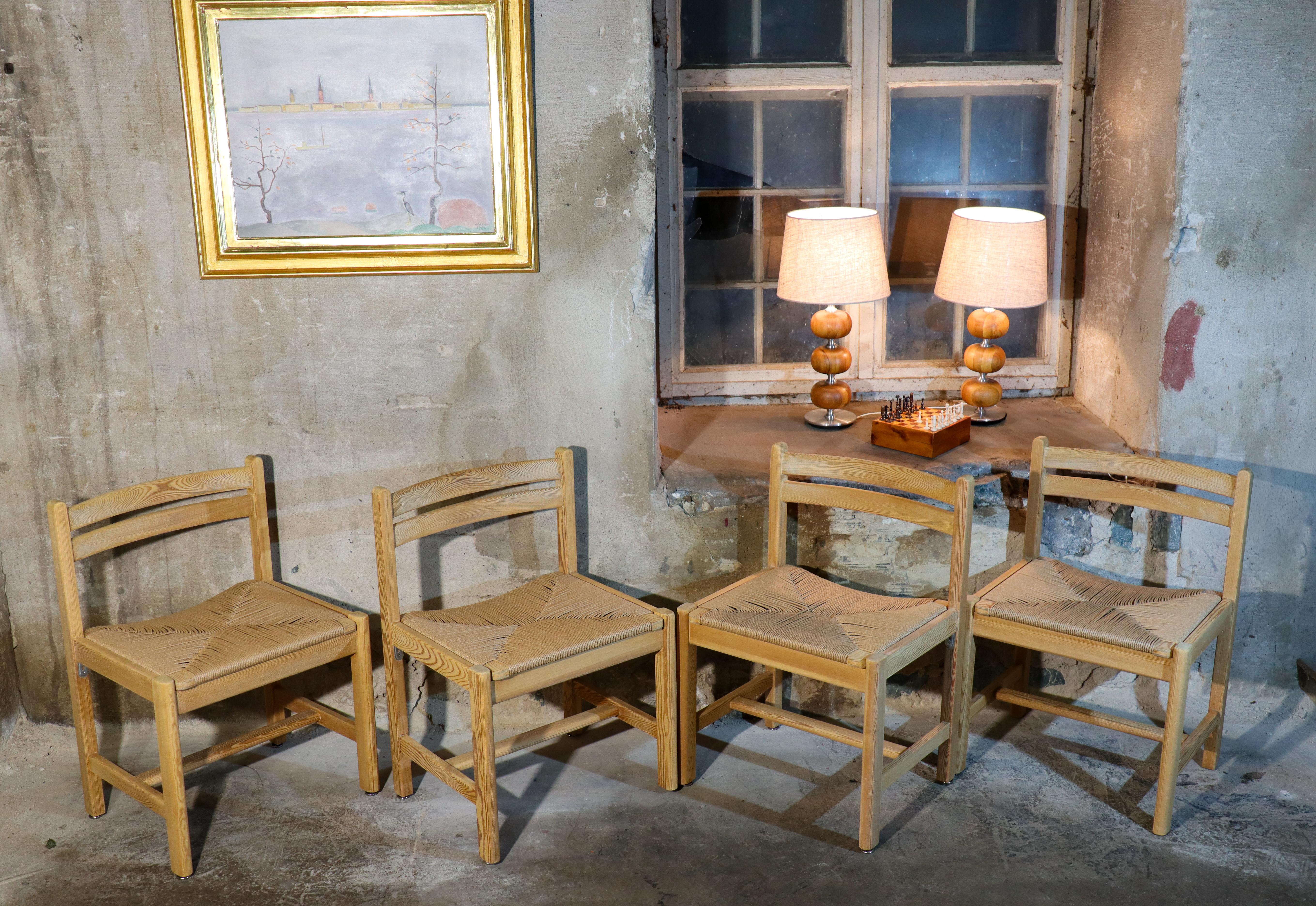 Milieu du XXe siècle Ensemble de 4 chaises de salle à manger danoises en pin - Borgensen 