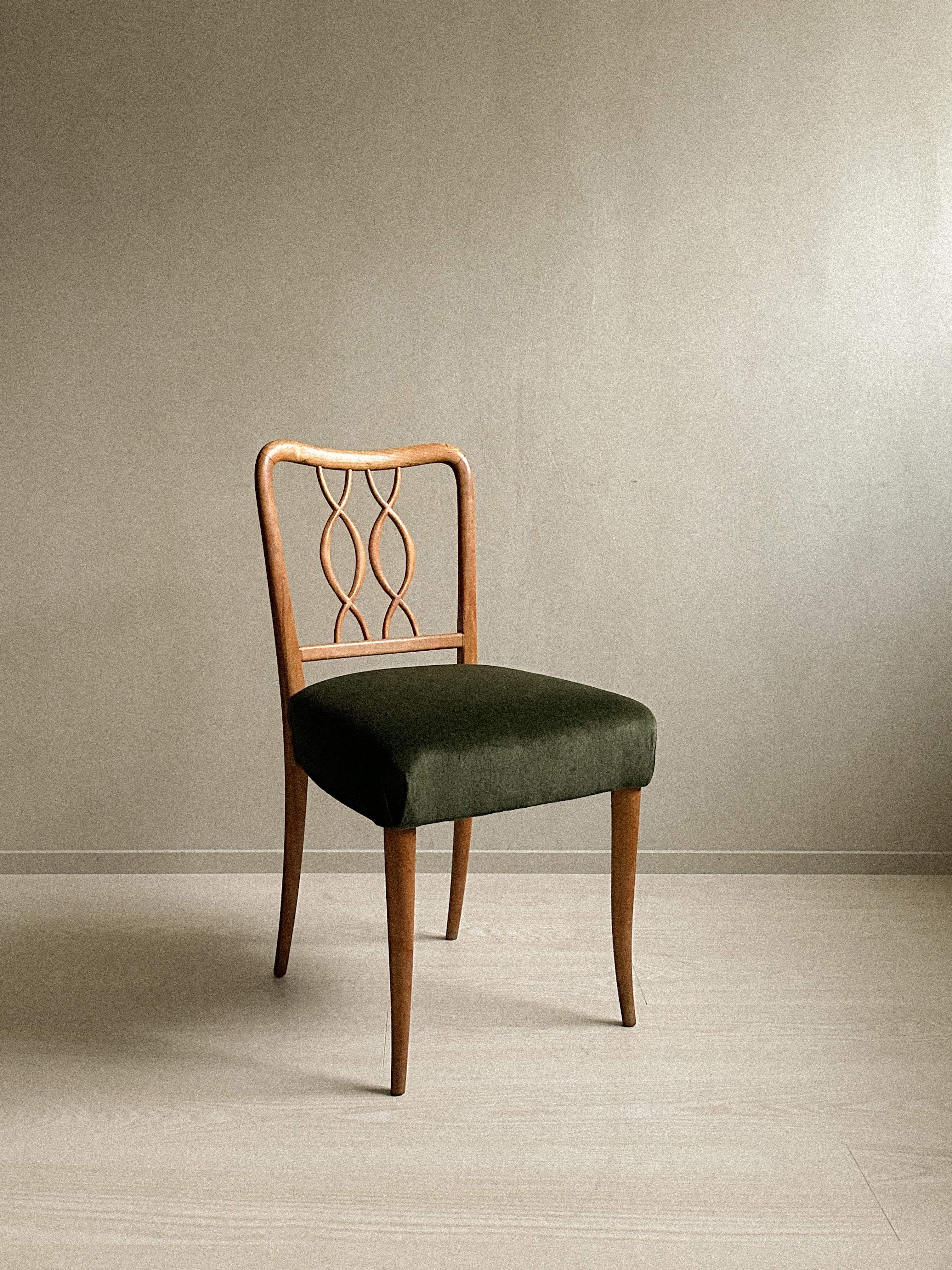 A Set of 4 Dining Chairs, France, c. 1960s  In Good Condition In Hønefoss, 30
