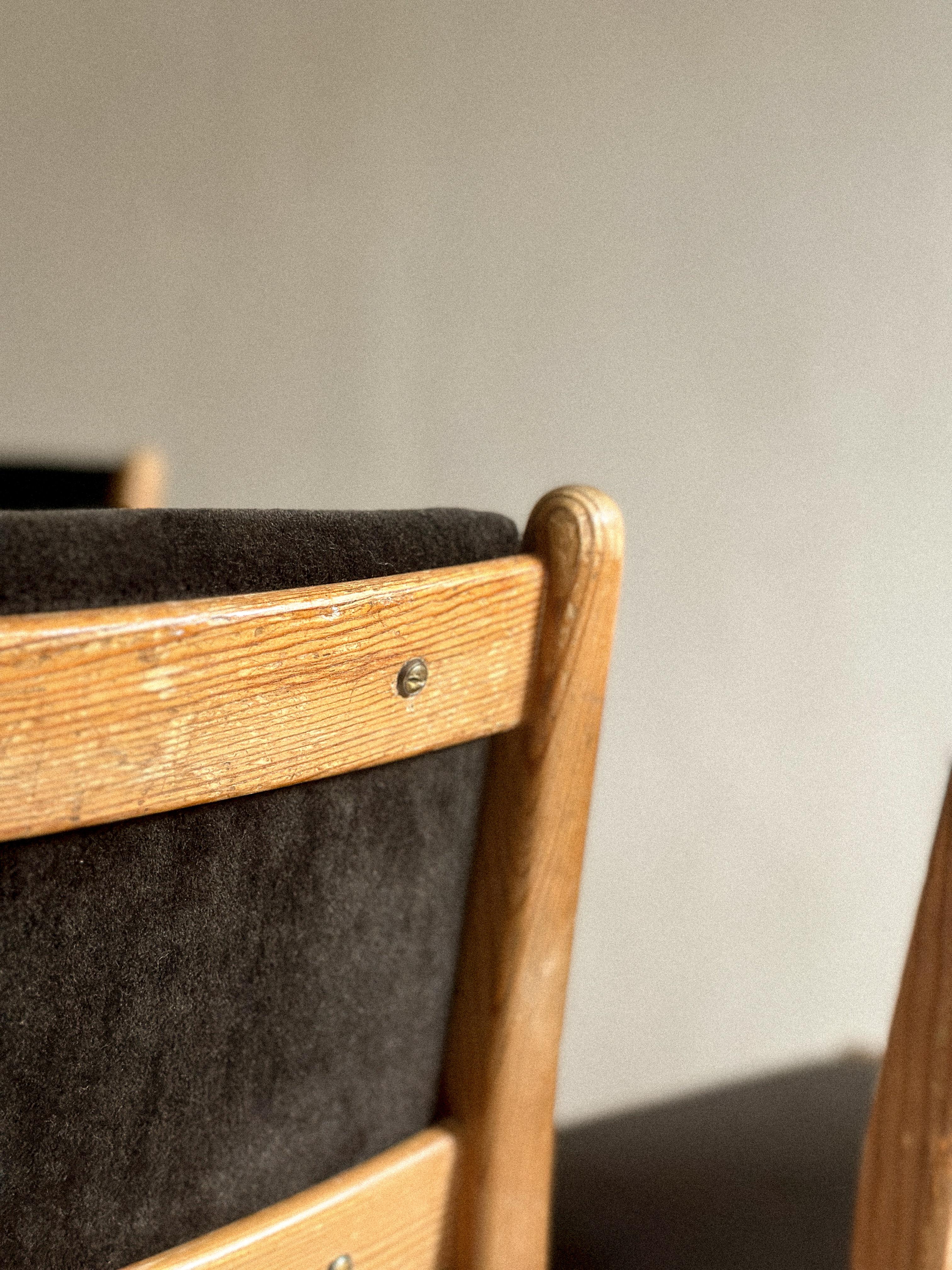 20ième siècle Ensemble de 4 chaises de salle à manger, velours de pin et de laine, Scandinavie, vers les années 1960  en vente