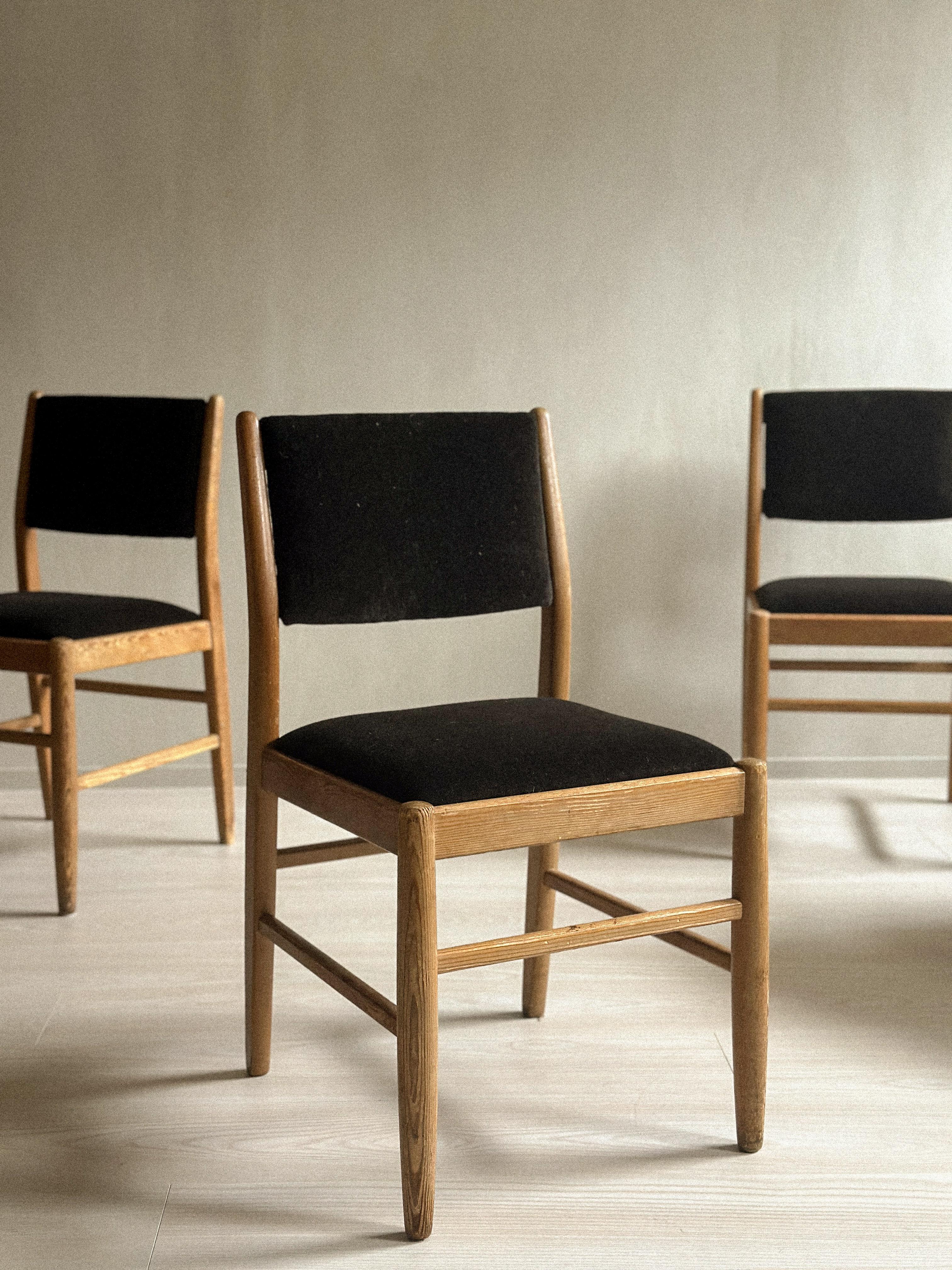 A Set of 4 Dining Chairs, Pine and Wool Velour, Scandinavia, c. 1960s  For Sale 1