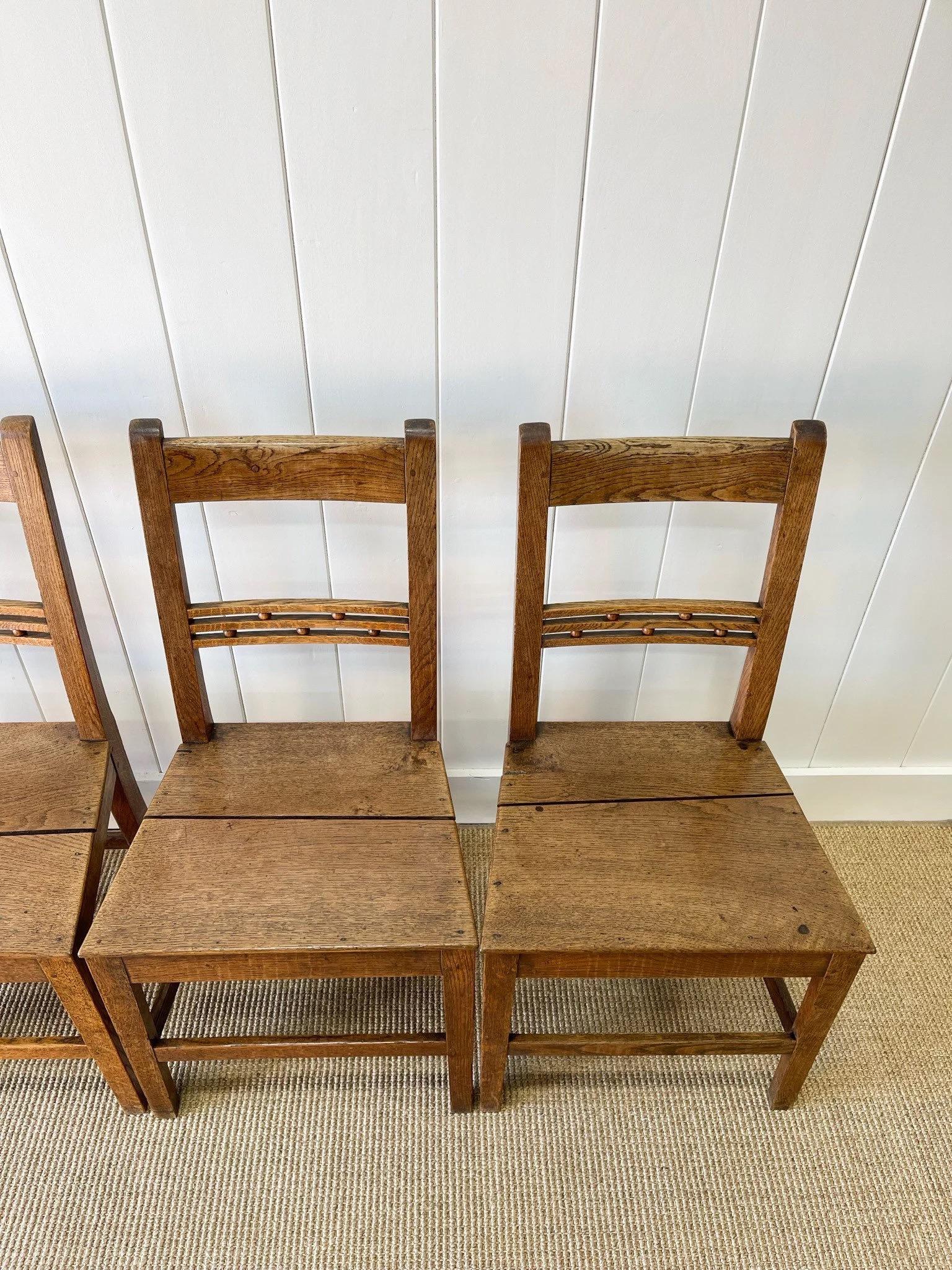 A Set of 4 English Oak and Elm Georgian Chairs c1800 In Good Condition For Sale In Oak Park, MI