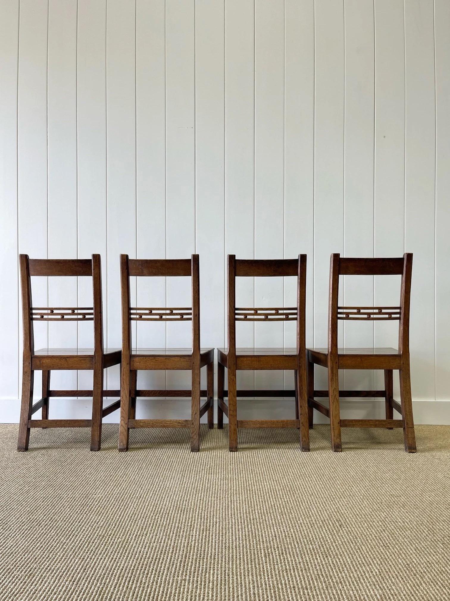 A Set of 4 English Oak and Elm Georgian Chairs c1800 For Sale 4