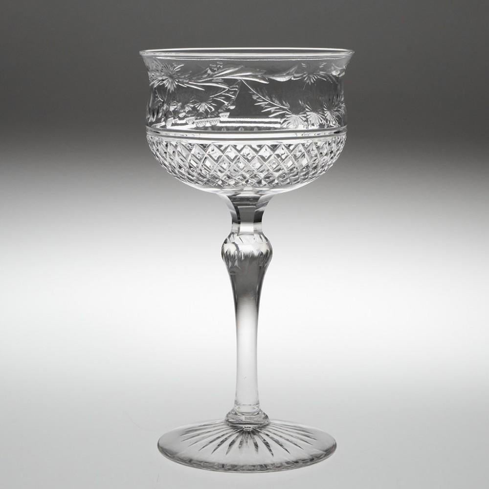 Ein Satz von 4 gravierten Champagnergläsern aus Bleikristall, um 1910

Zusätzliche Informationen:
Zeitraum : Edwardianisch um 1910
Herkunft : Mit ziemlicher Sicherheit Stevens & Williams, Stourbridge
Farbe : Klar
Schale : Coupé. Gravierte und