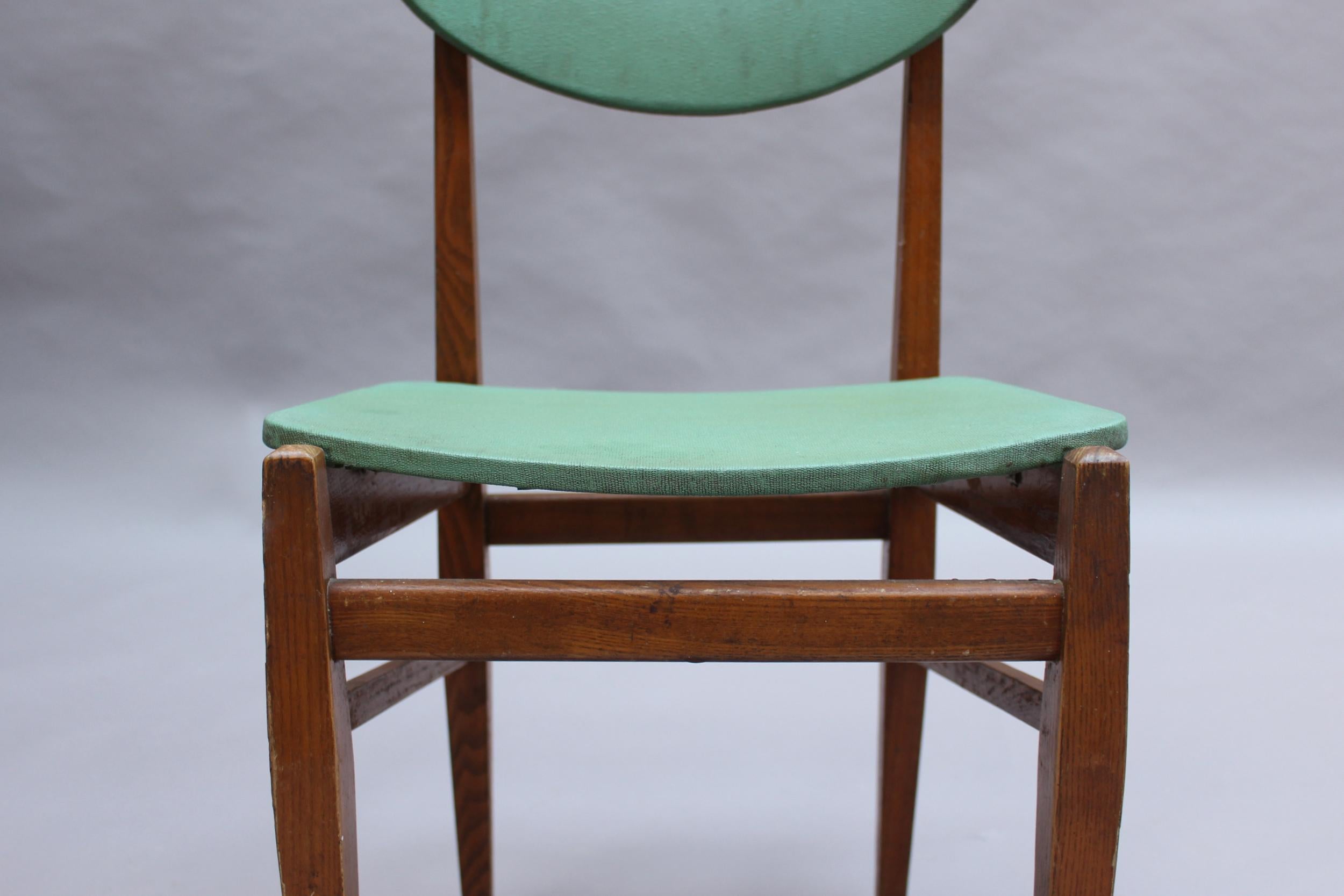 Ensemble de 4 chaises françaises de qualité en orme des années 1950 en vente 7