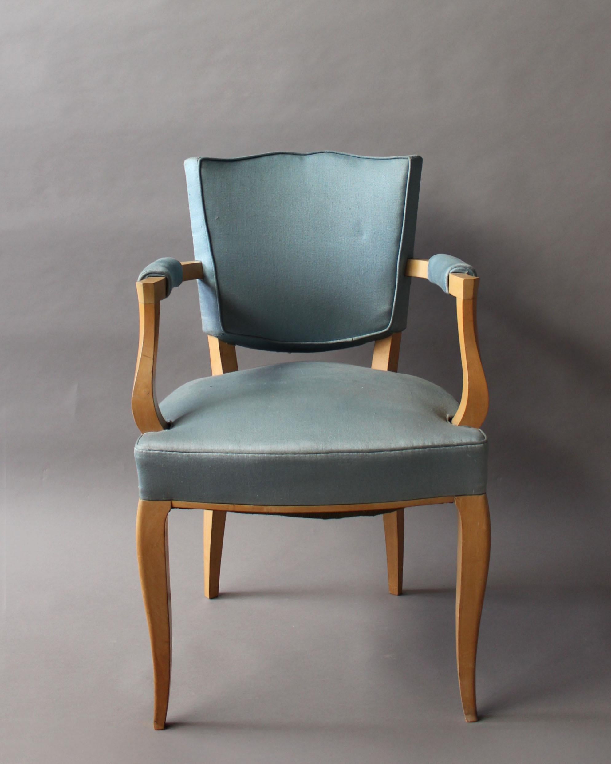 Quattro raffinate poltrone a ponte/ufficio in sicomoro Art Déco francese.

Il prezzo si intende per sedia
