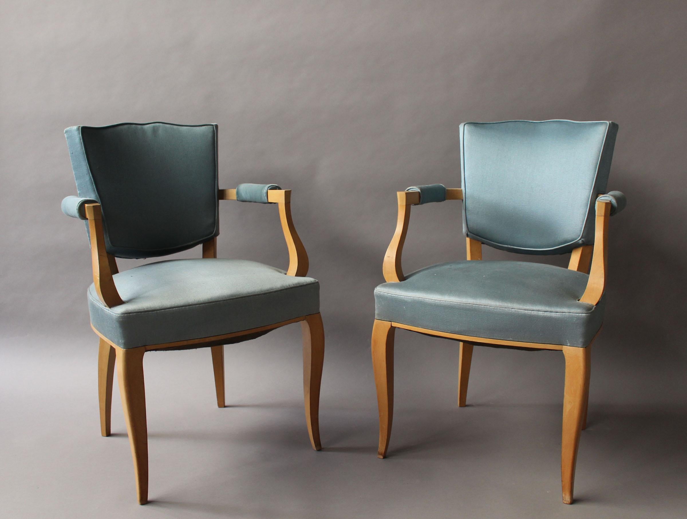 Ein Satz von vier feinen französischen Art-Deco-Sesseln aus Bergahorn, 