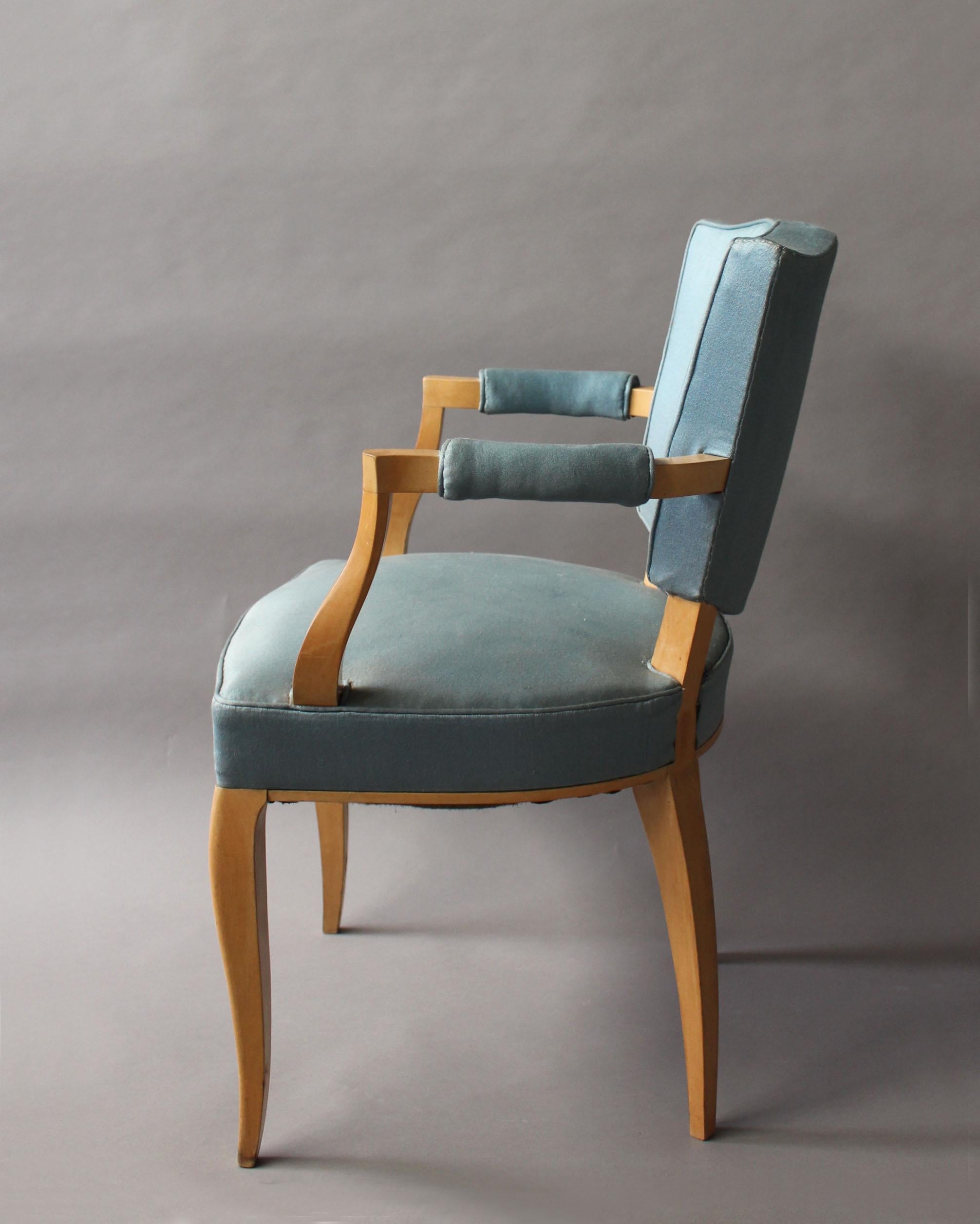 Un set di 4 poltrone in sicomoro Art Déco francese di pregio In condizioni discrete in vendita a Long Island City, NY