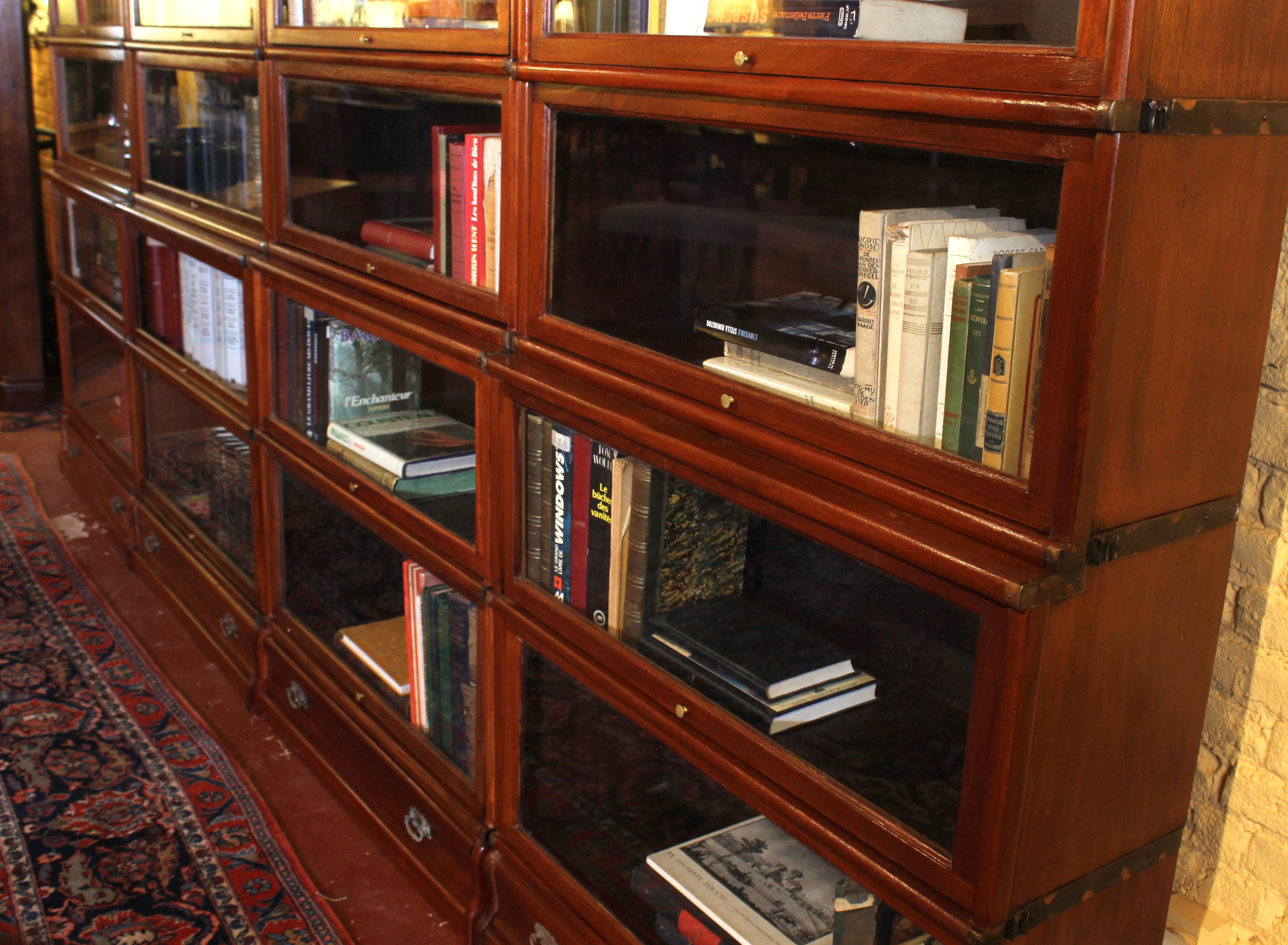 A Set Of 4 Globe Wernicke Bookcases In Mahogany-19th Century For Sale 7