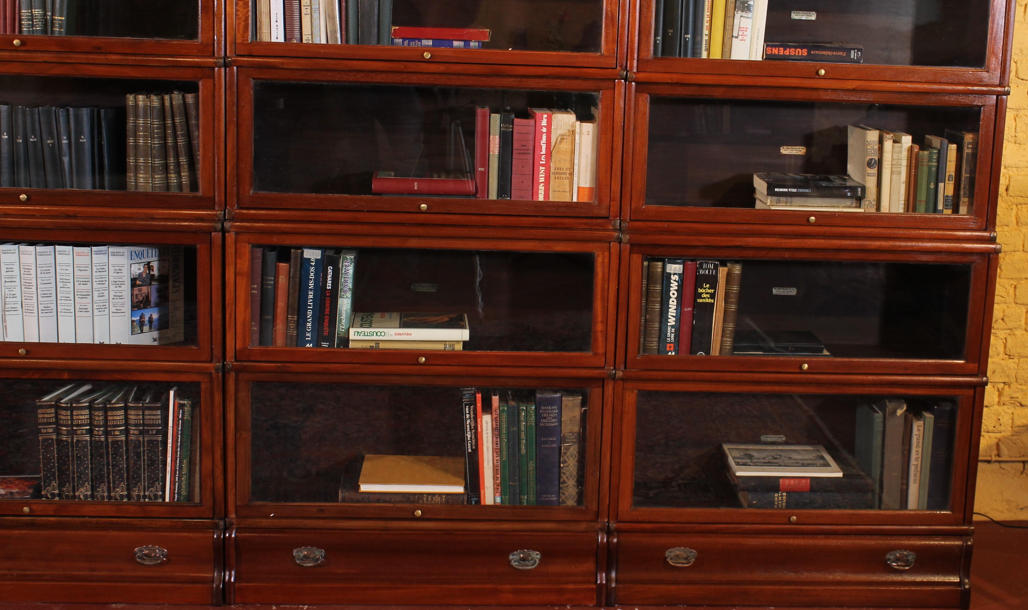 Aesthetic Movement A Set Of 4 Globe Wernicke Bookcases In Mahogany-19th Century For Sale