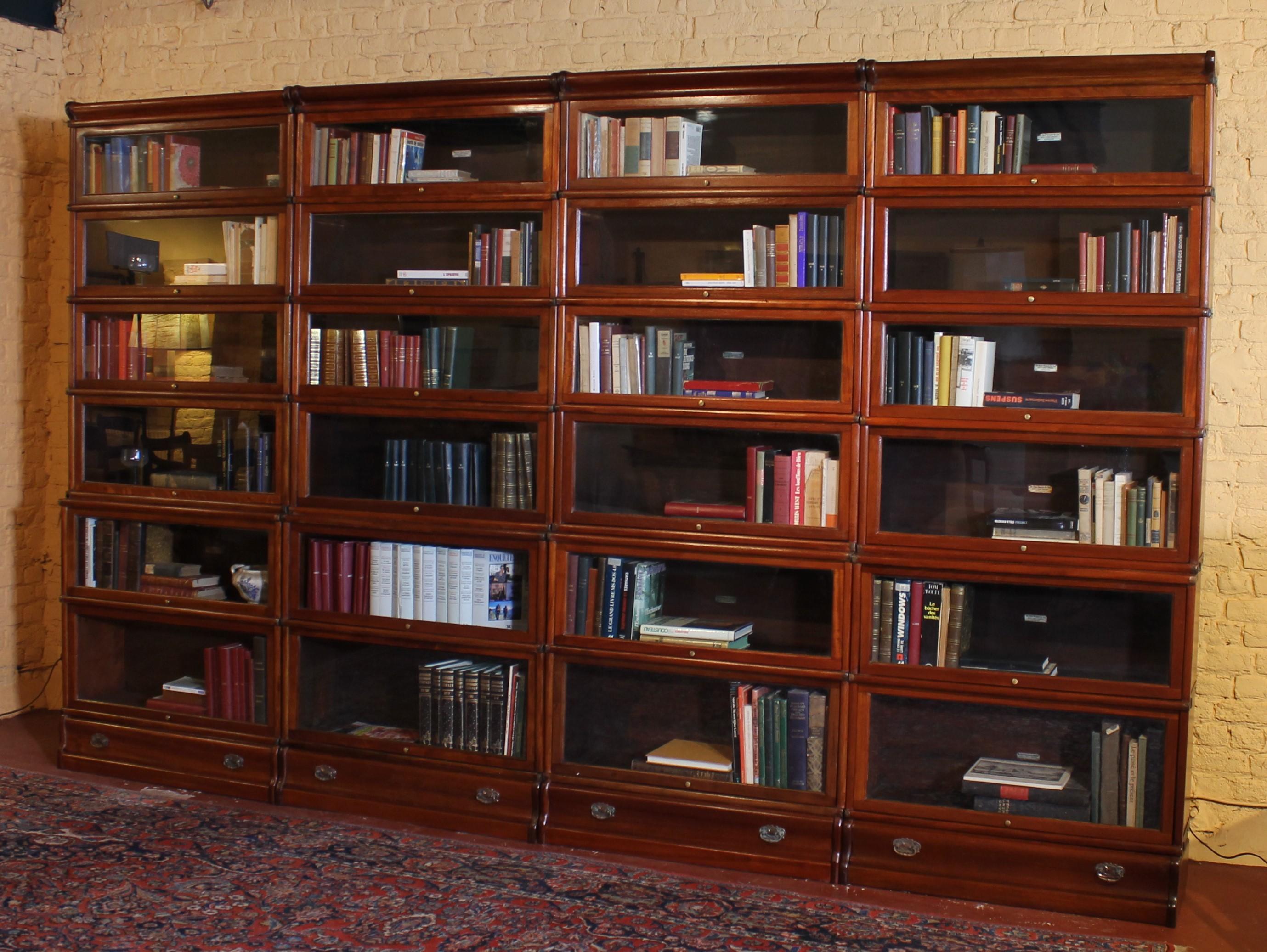 A Set Of 4 Globe Wernicke Bookcases In Mahogany-19th Century For Sale 1
