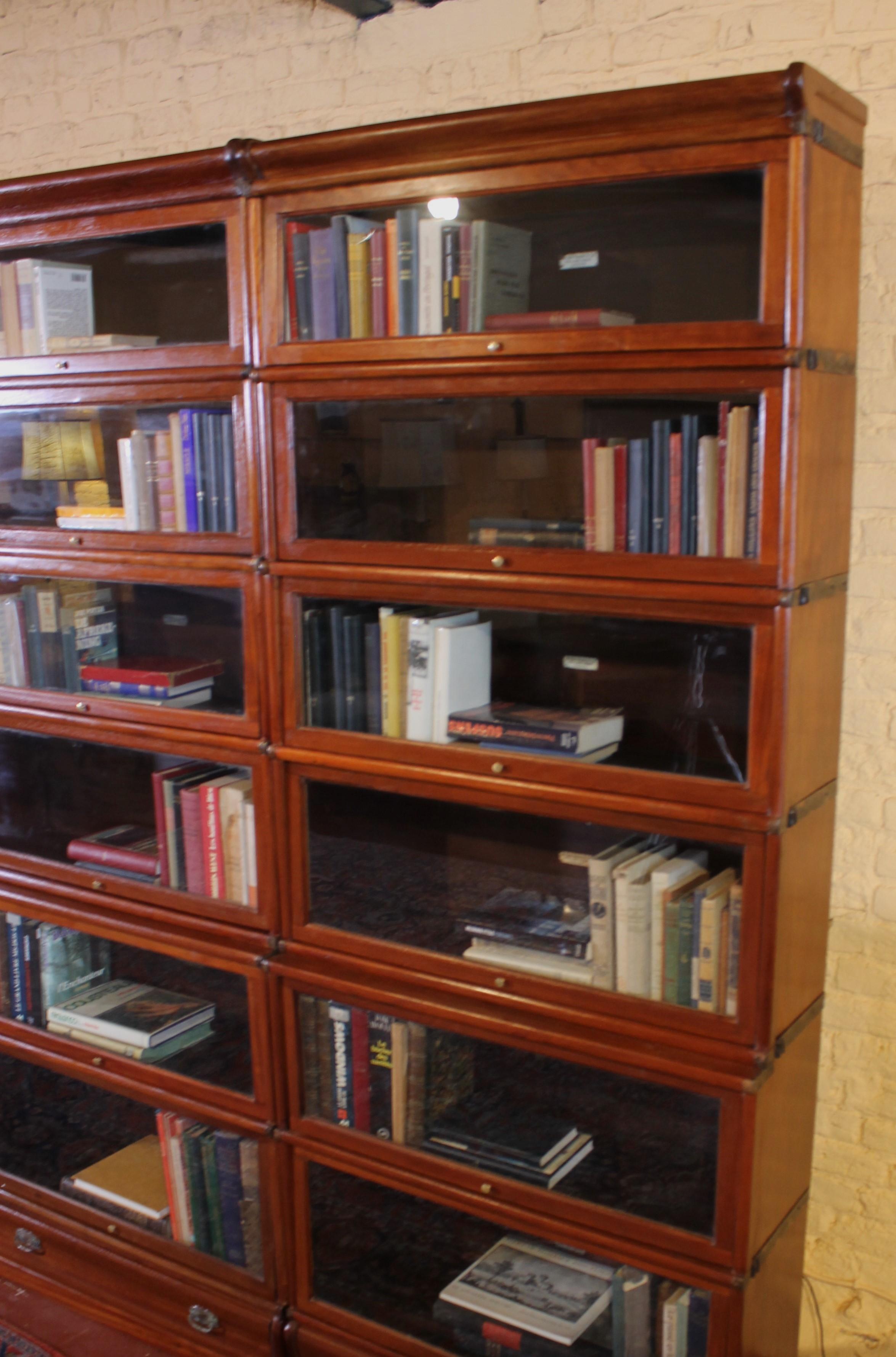 A Set Of 4 Globe Wernicke Bookcases In Mahogany-19th Century For Sale 4