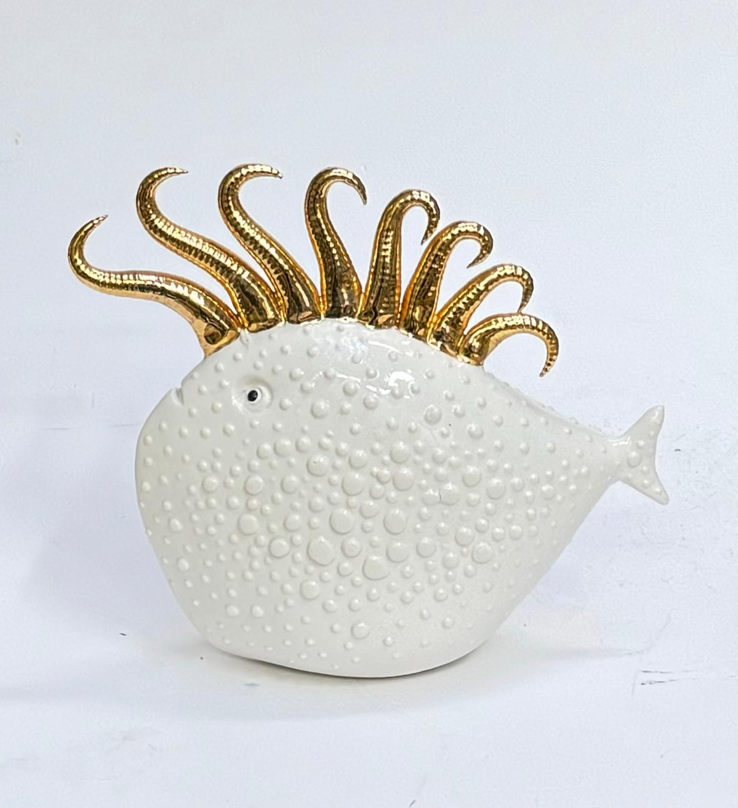 Moderno Un set di 4 pesci d'oro fatti a mano in Italia, in ceramica. Scegli quelli o cambia colore! in vendita