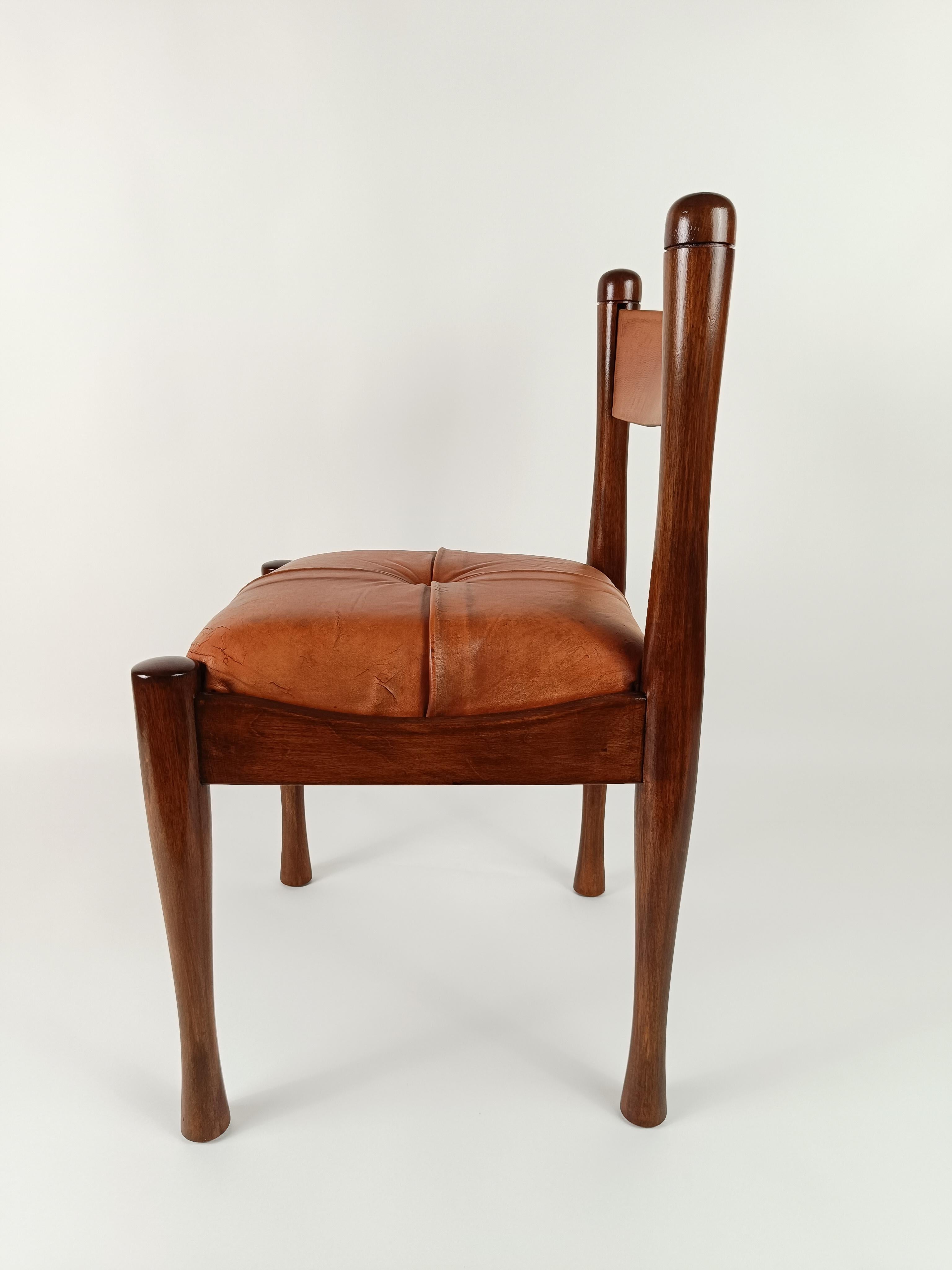 A set of 4 Italian Chairs in Wood and Cognac Leather by S. Coppola for Bernini  For Sale 1