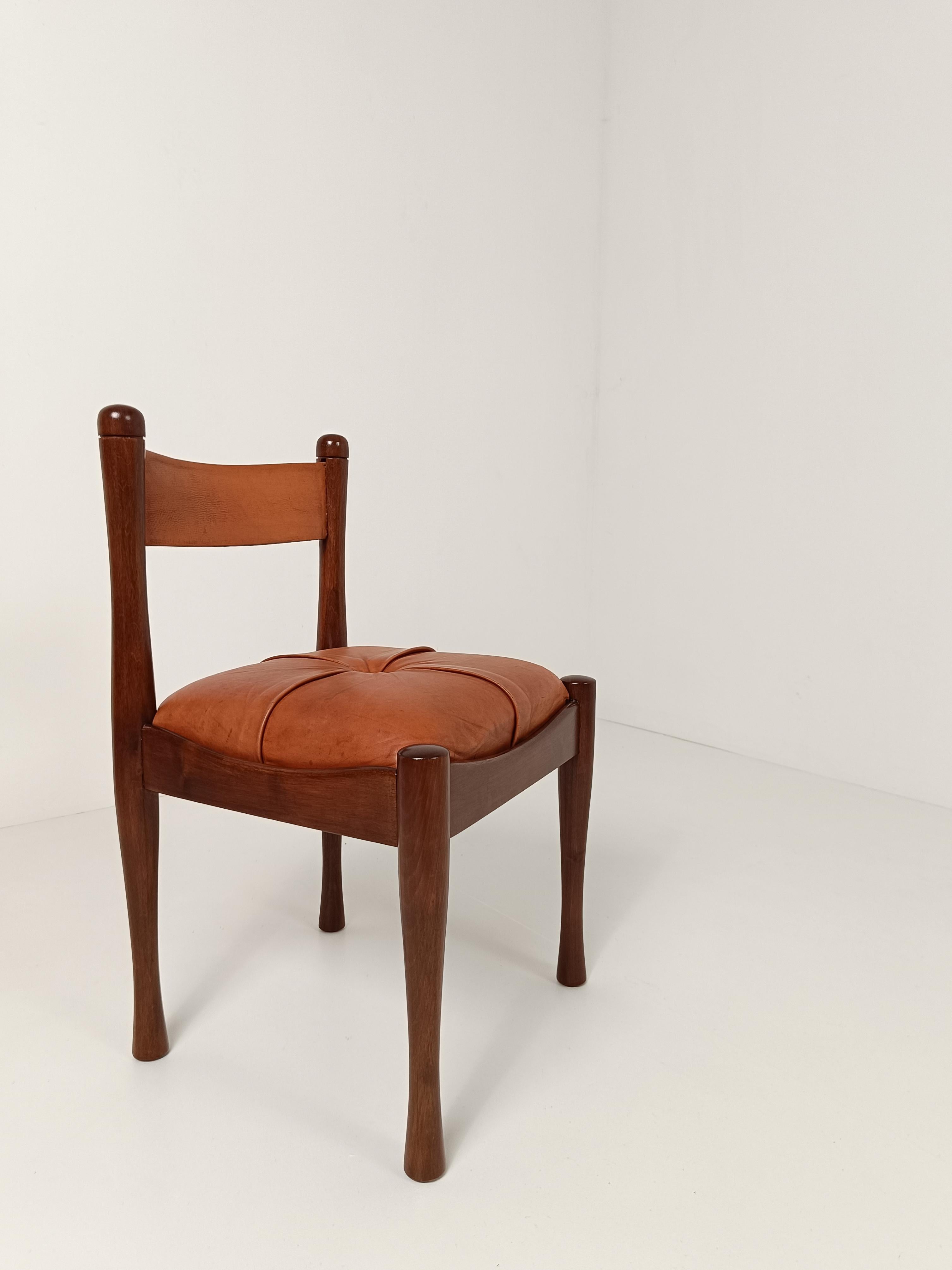 A set of 4 Italian Chairs in Wood and Cognac Leather by S. Coppola for Bernini  For Sale 4