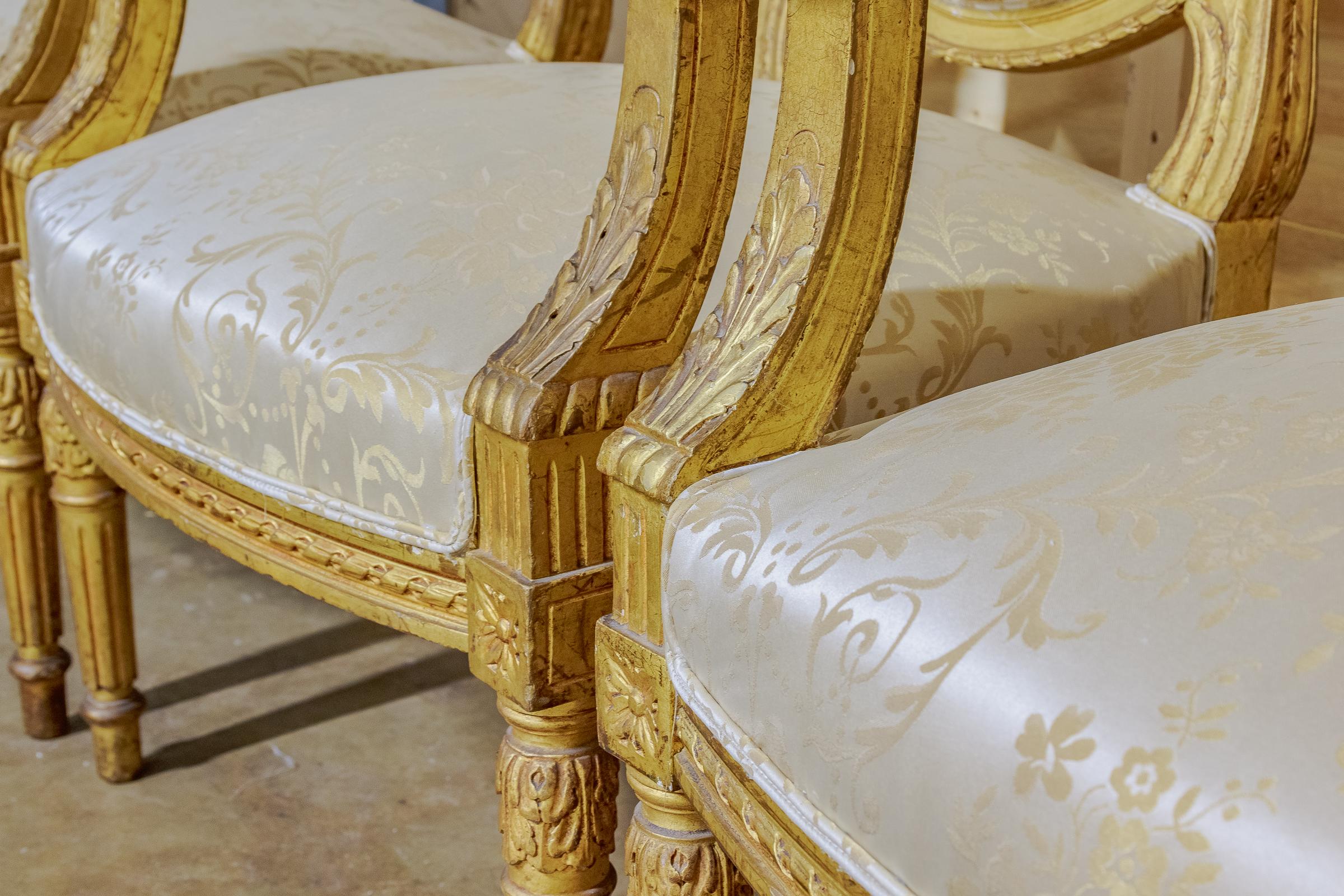 Giltwood Set of 4 Late 19th Century French Louis XVI Oval Back Fauteiuls For Sale