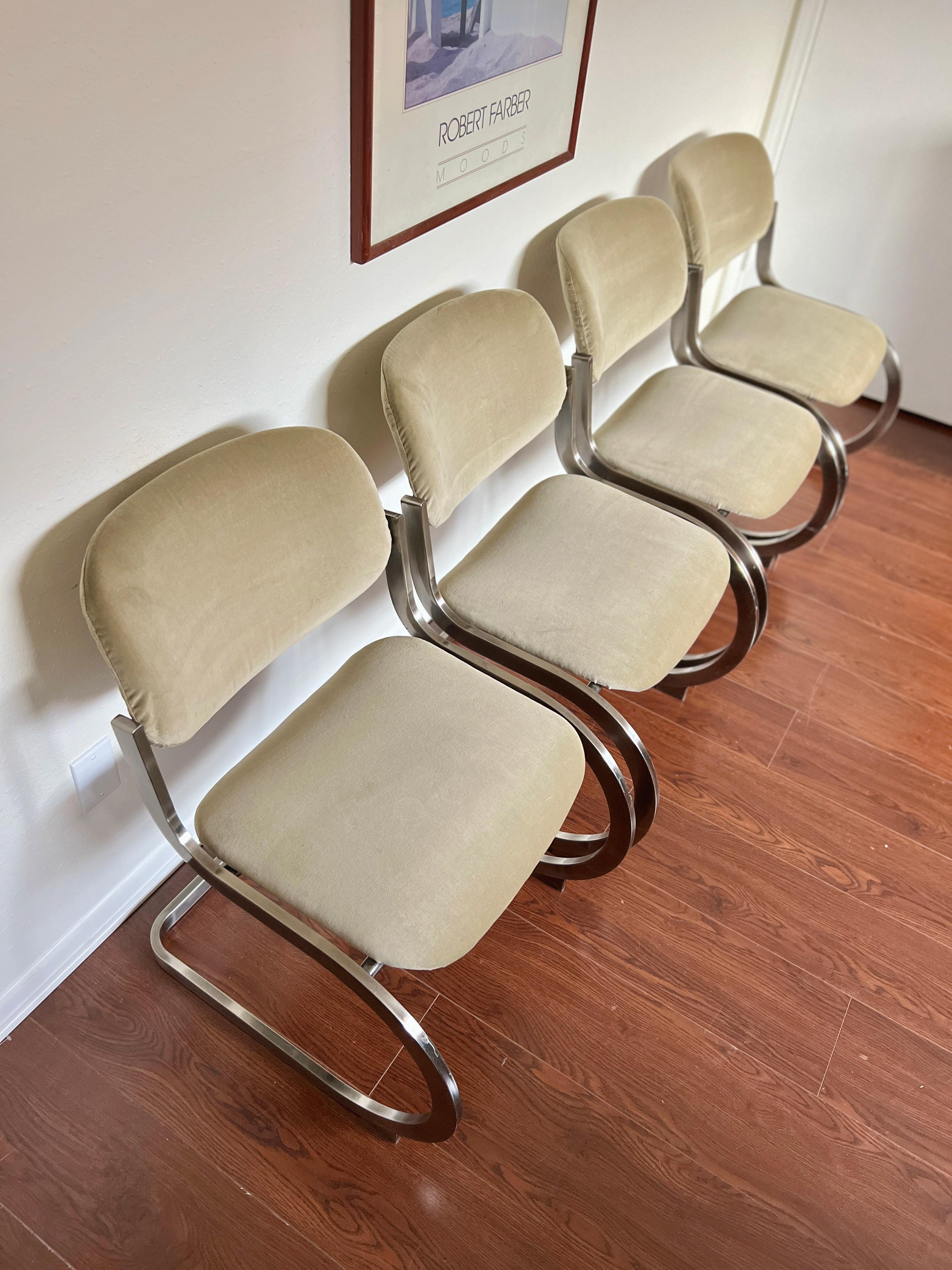 Ensemble de 4 chaises de salle à manger post-moderne par Design Institute America, vers 1986 5
