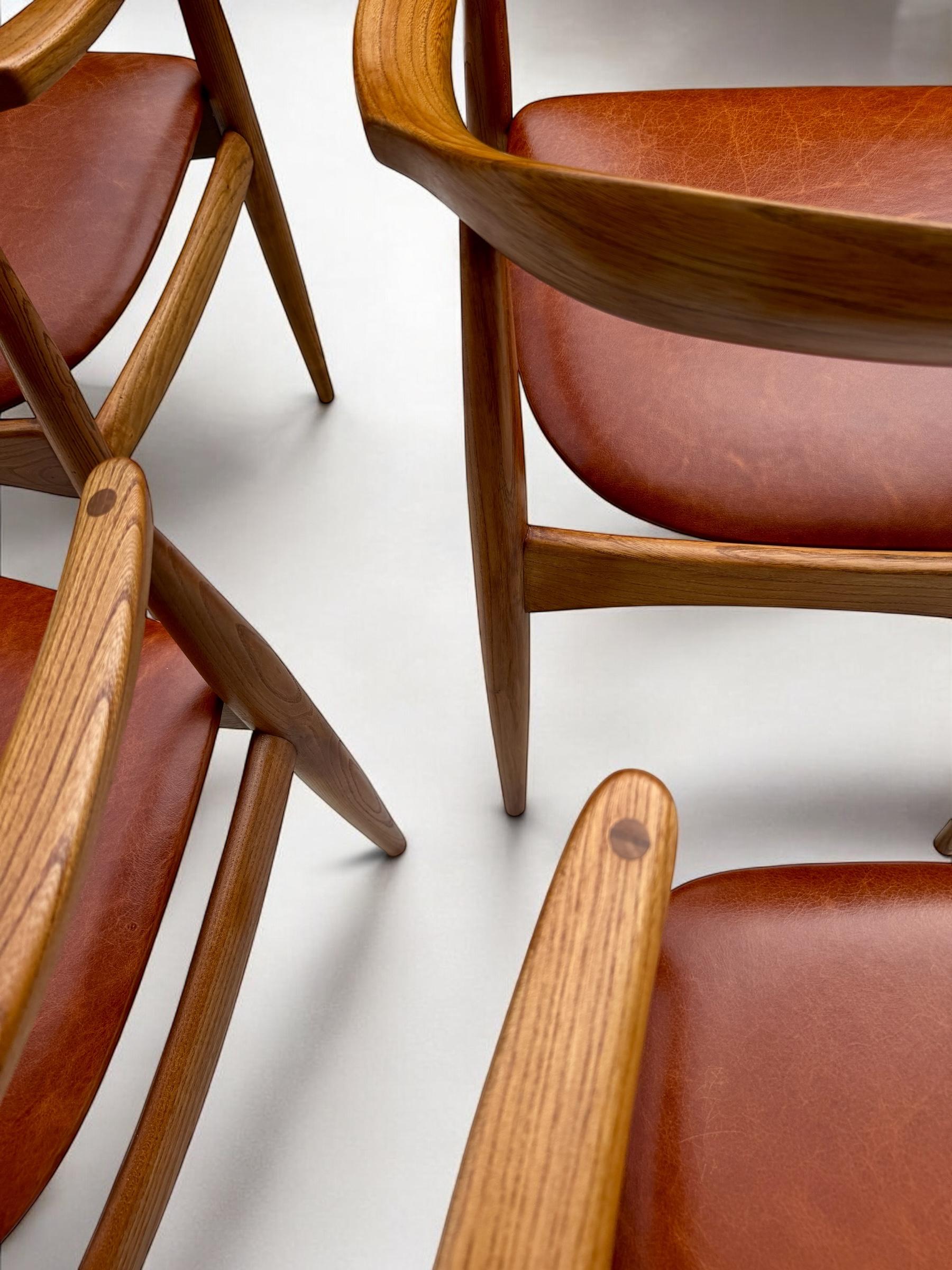 Hand-Crafted A Set of 4 Round Back Elm Wood Dining by Illum Wikkelso 1960's Denmark For Sale