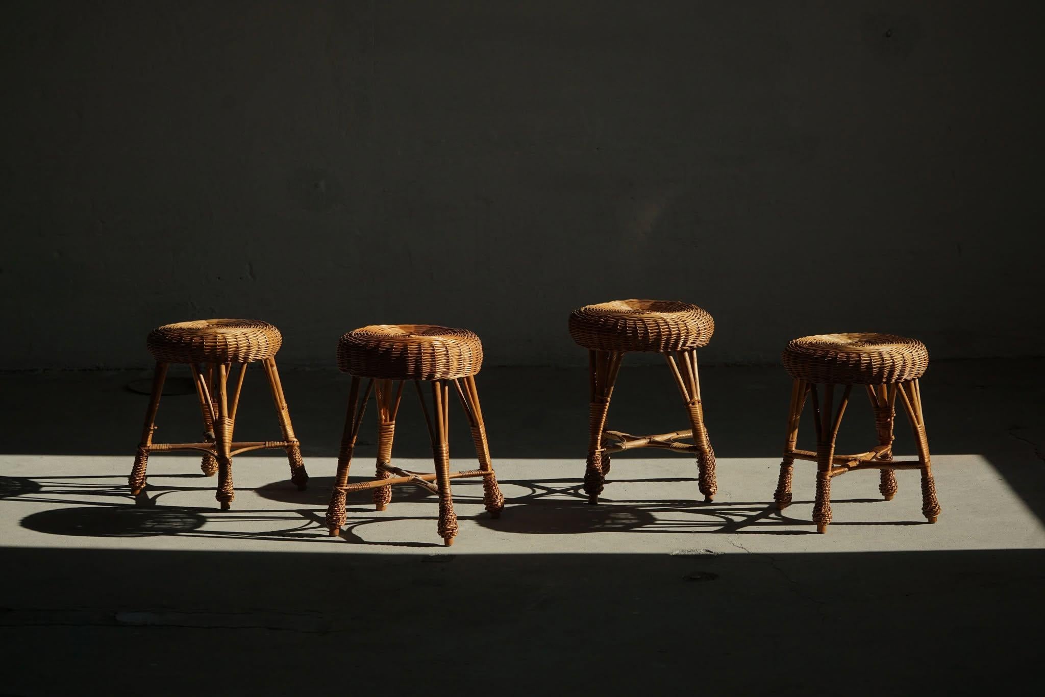 Mid-Century Modern A set of 4 Scandinavian Vintage Stools in Rattan, in Style of Tony Paul, 1960s For Sale