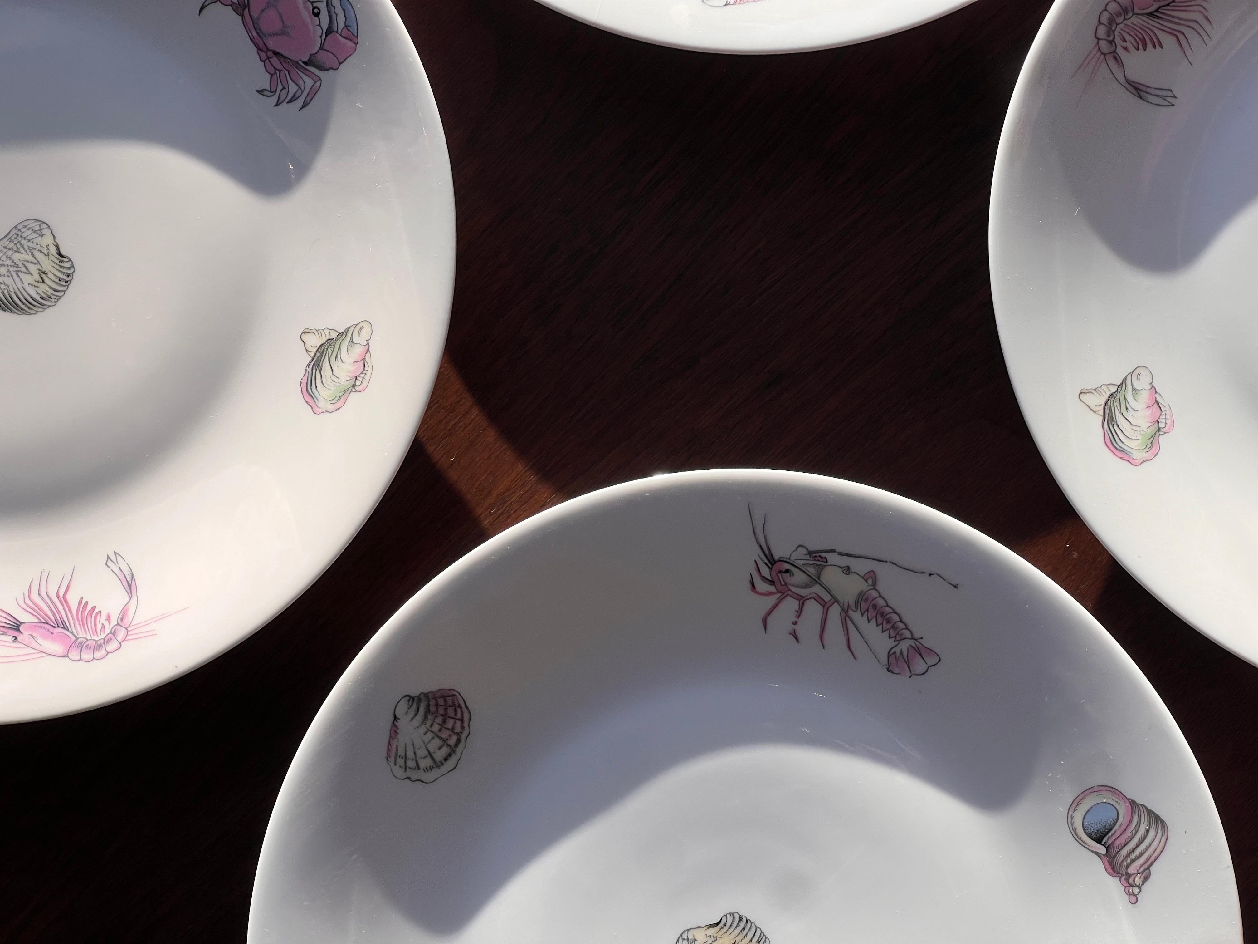 Ensemble de 4 assiettes en porcelaine française sur le thème de la mer par Apilco, 20e siècle en vente 4