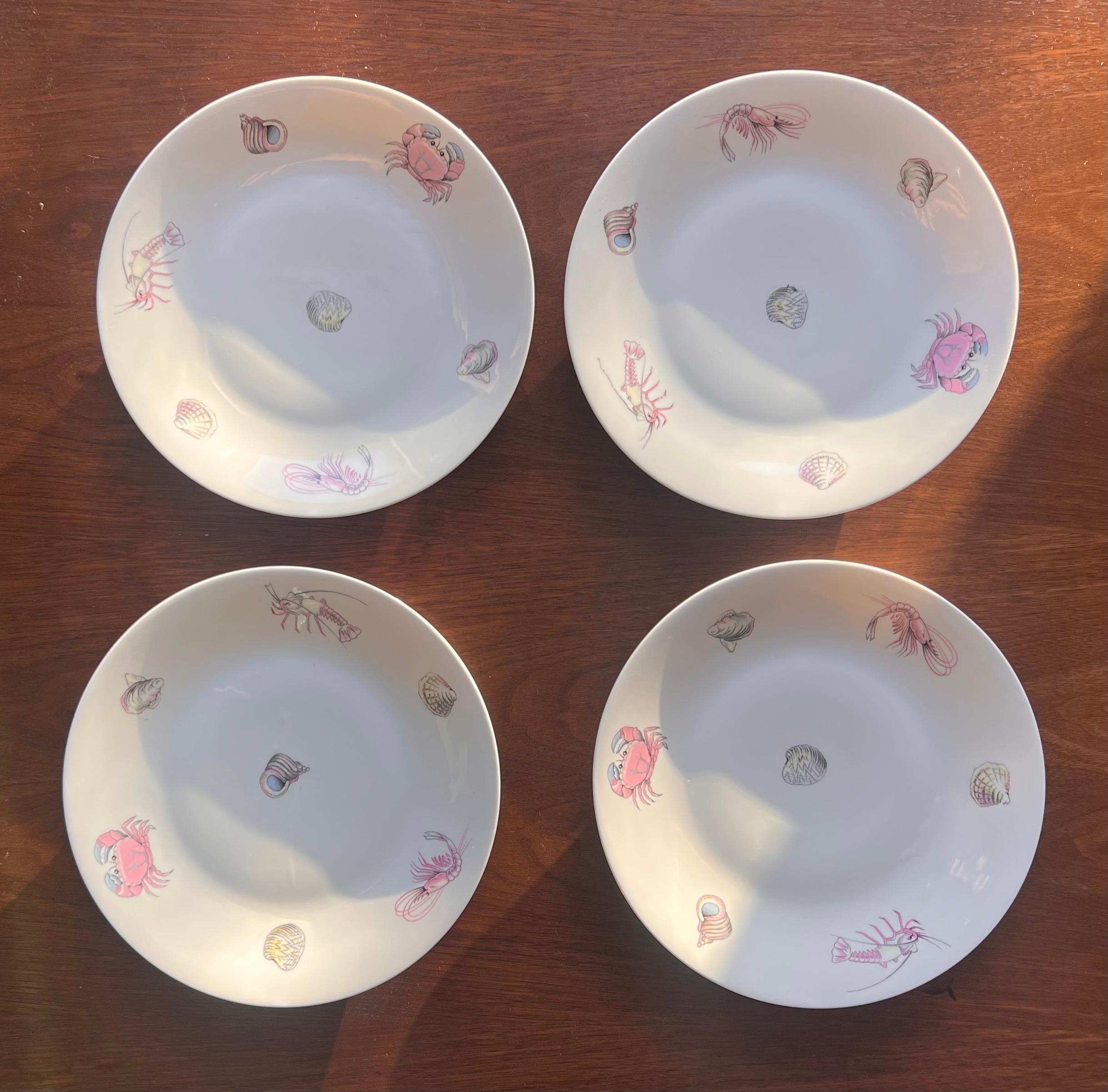 Ensemble de 4 assiettes en porcelaine française sur le thème de la mer par Apilco, 20e siècle en vente 5