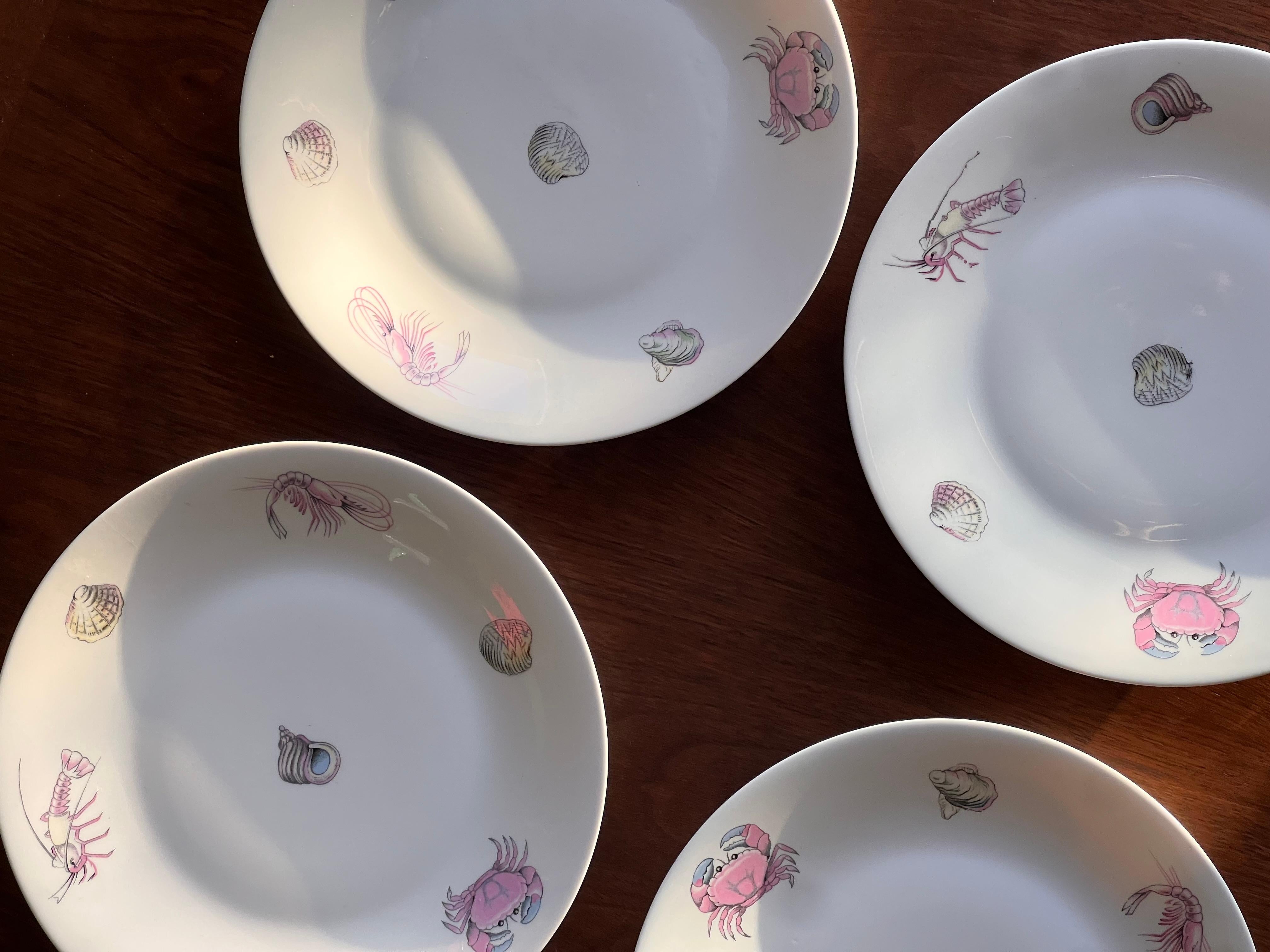 Ensemble de 4 assiettes en porcelaine française sur le thème de la mer par Apilco, 20e siècle en vente 10