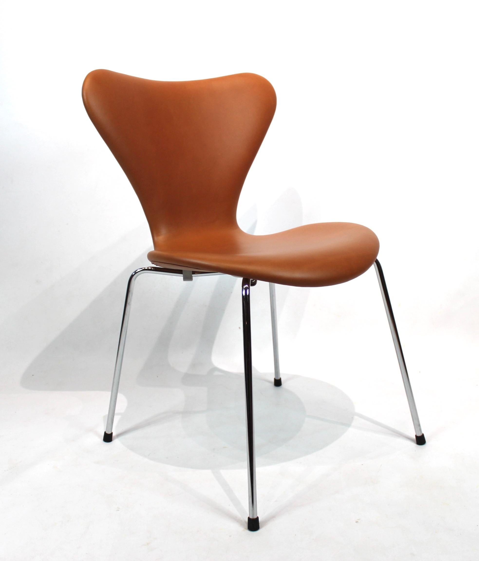 Danish Set of 4 Seven Chairs, Model 3107, by Arne Jacobsen and Fritz Hansen
