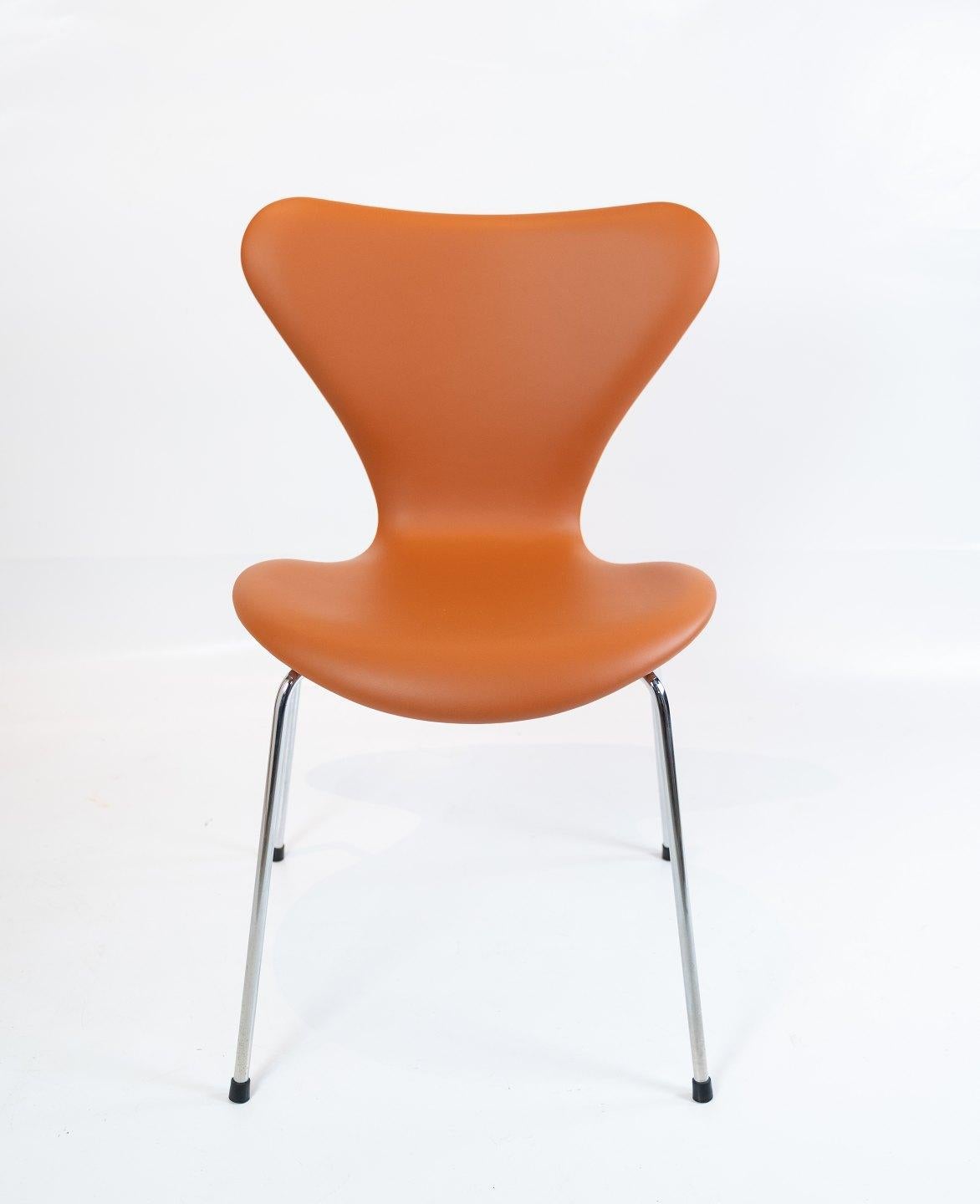 Scandinavian Modern Set of 6 Seven Chairs, Model 3107, Designed by Arne Jacobsen