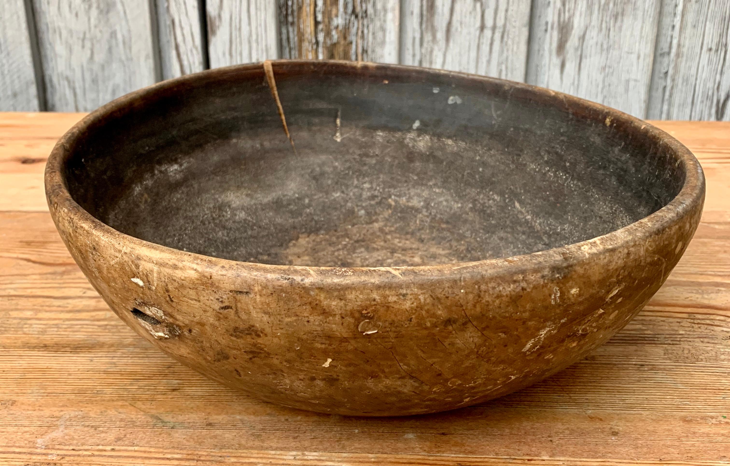 Set of 4 Swedish 19th Century Wooden Folk Art Bowls 9