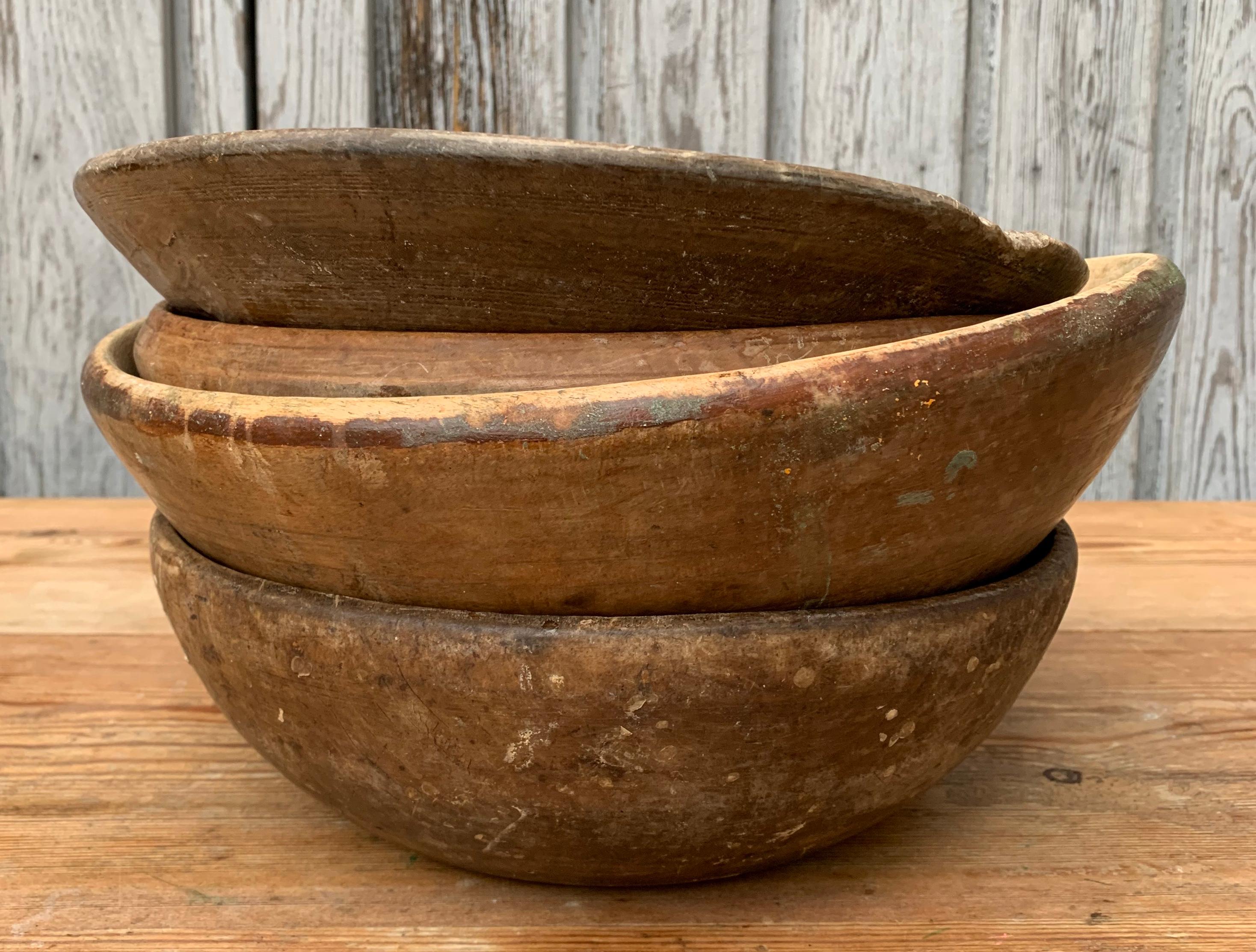 Set of 4 Swedish 19th Century Wooden Folk Art Bowls 13