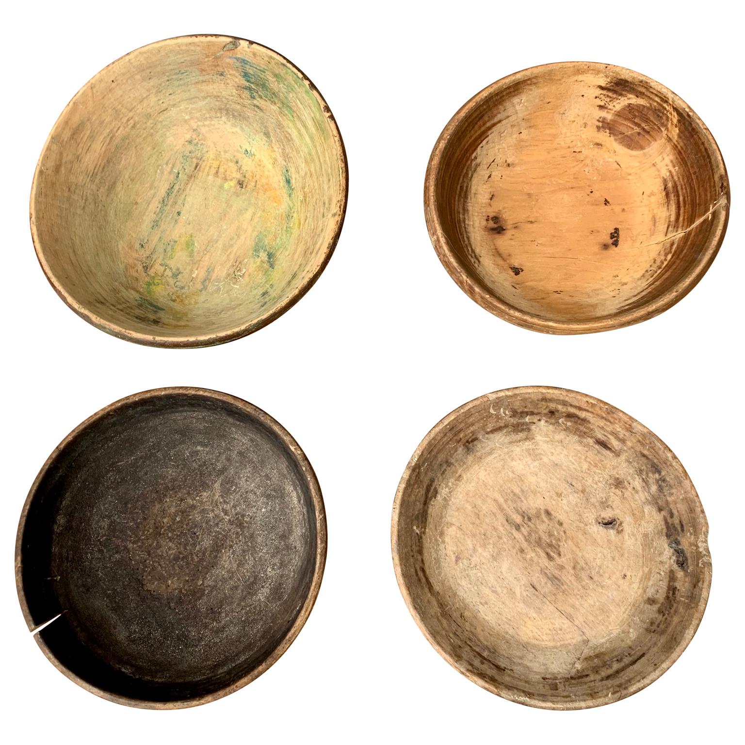Set of 4 Swedish 19th Century Wooden Folk Art Bowls In Good Condition In Haddonfield, NJ